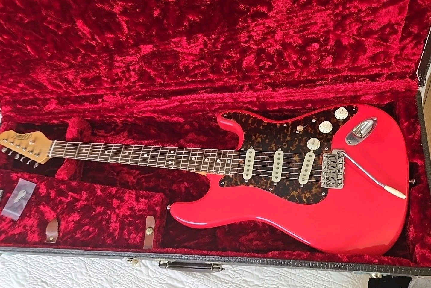 DeTemple Spirit Series ’56 Stratocaster Electric Guitar 2011 Fiesta Red W/ Case