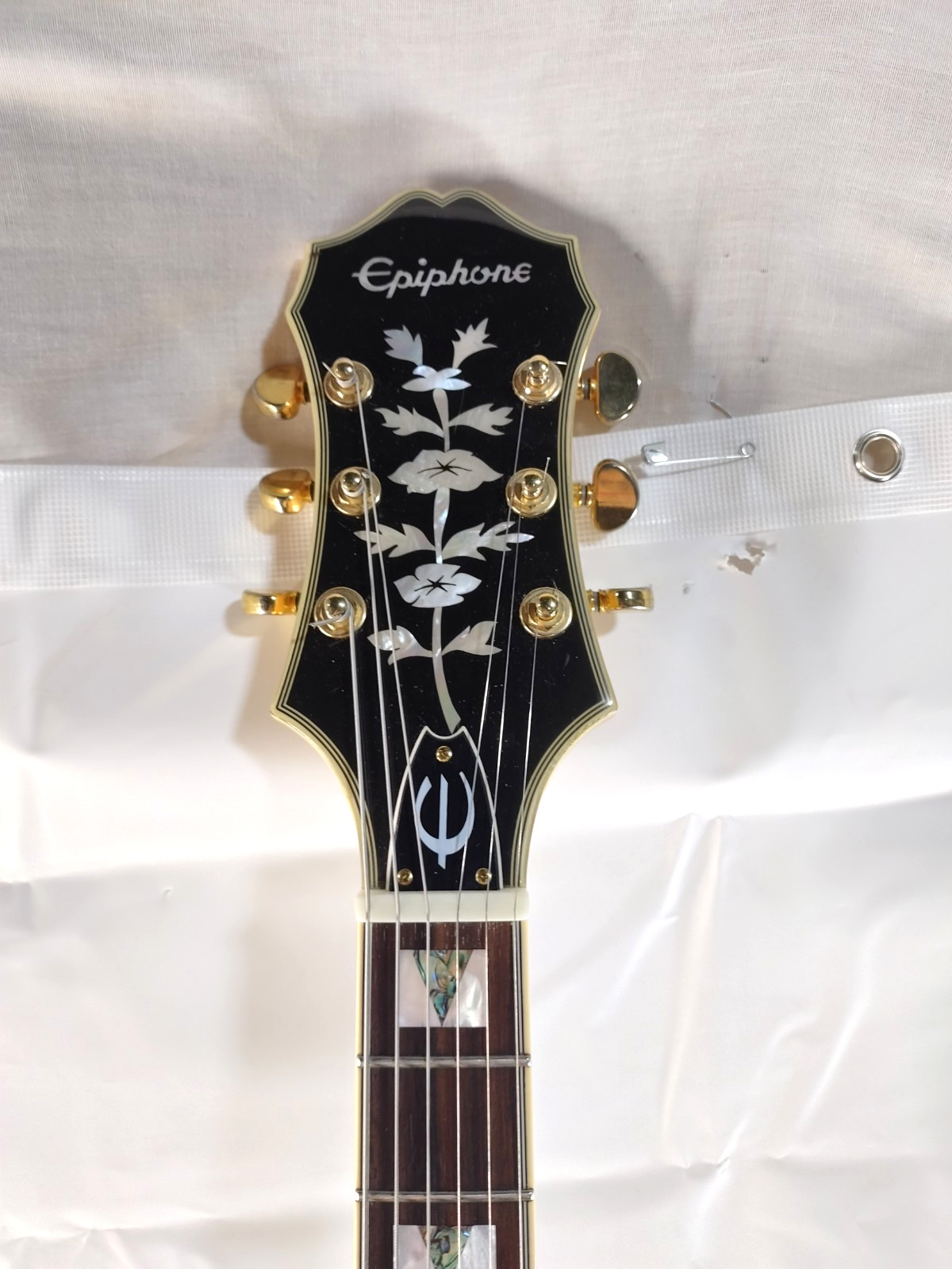 Epiphone Sheraton II NA Semi-Hollow Electric Guitar
