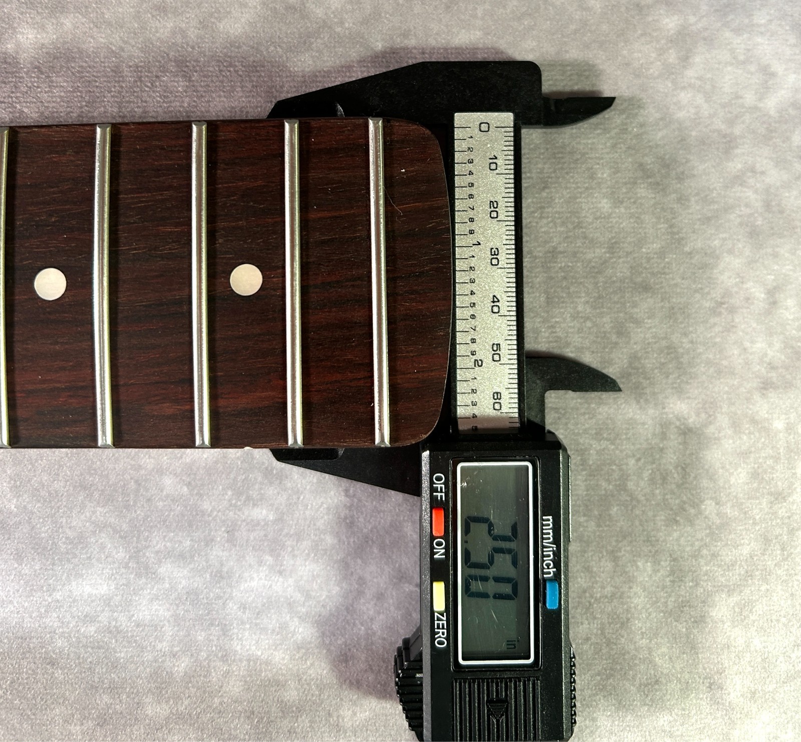 GTGloryTone™ J or P Bass Replacement Neck Roasted Maple/Rosewood Wide 1.75″ Nut