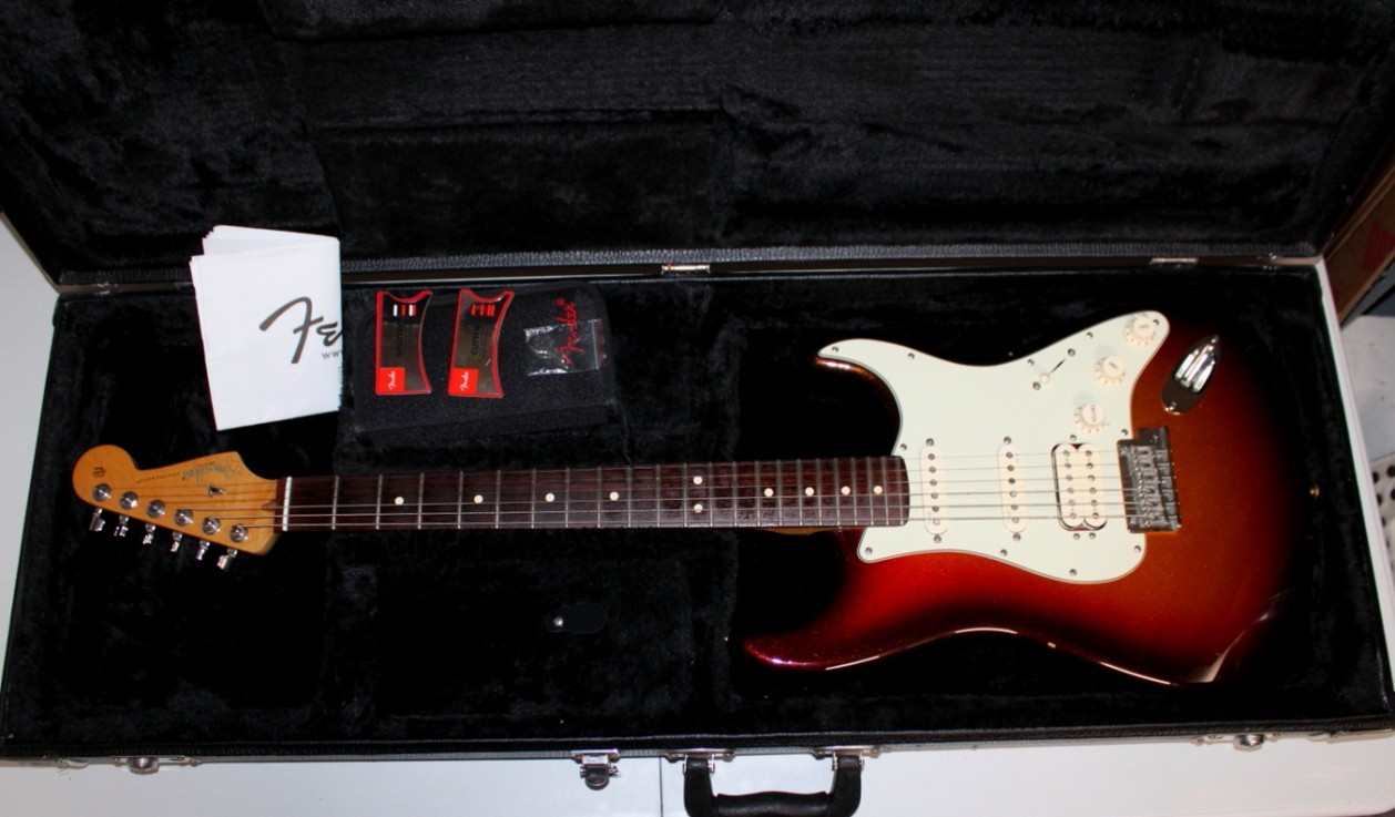Fender Stratocaster Deluxe Plus HSS guitar 2014 Sunburst w/ Personality cards
