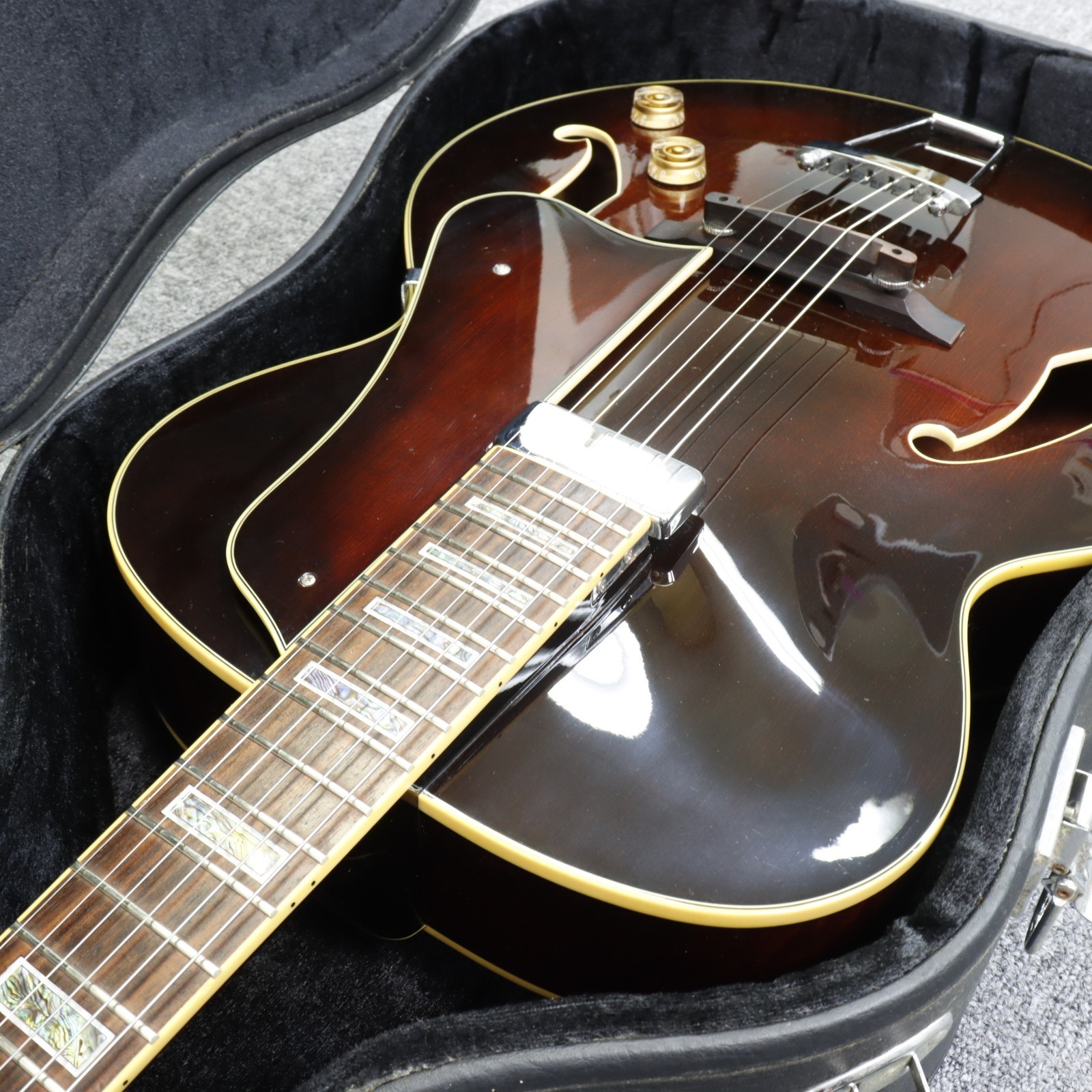 Ibanez AF84E-DVS Artcore 2005 – 2009 – Dark Violin Sunburst