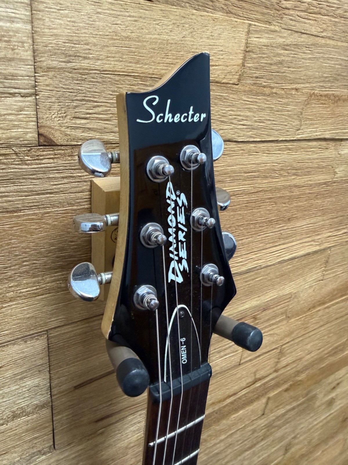 Schecter Omen 6 Electric Guitar -Diamond Series- 2005- Black Gloss – 8lbs 1oz