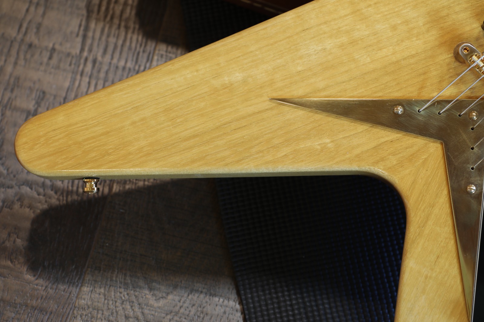 Minty! 2024 Gibson Custom Shop ’58 Korina Flying V Guitar Natural + COA OHSC