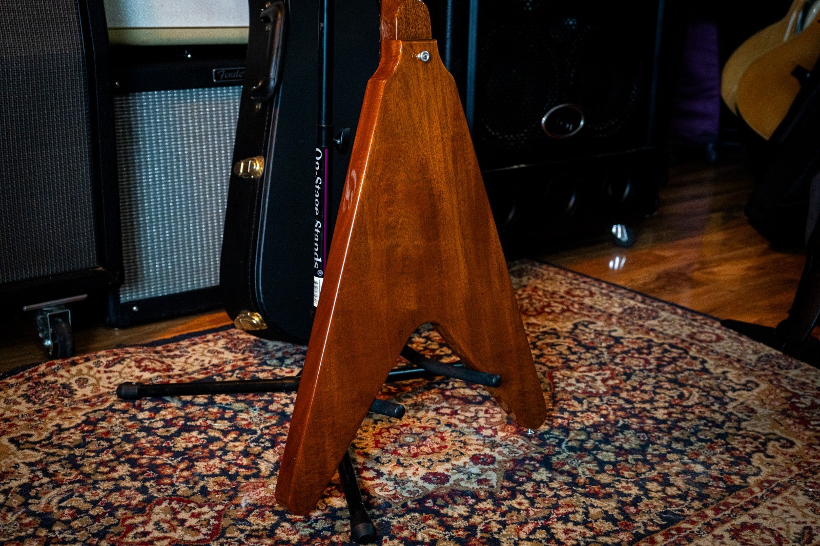 Gibson Custom Shop ’67 Flying V w/ Vibrola 2000 – Natural – MINT – OHSC & Candy