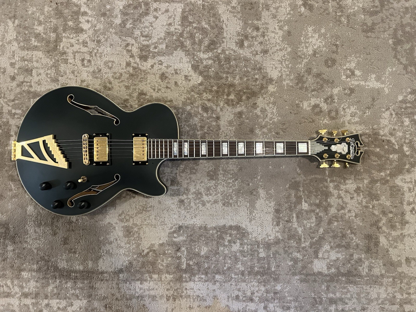 D’angelico EX-SS Semi-hollow body electric guitar