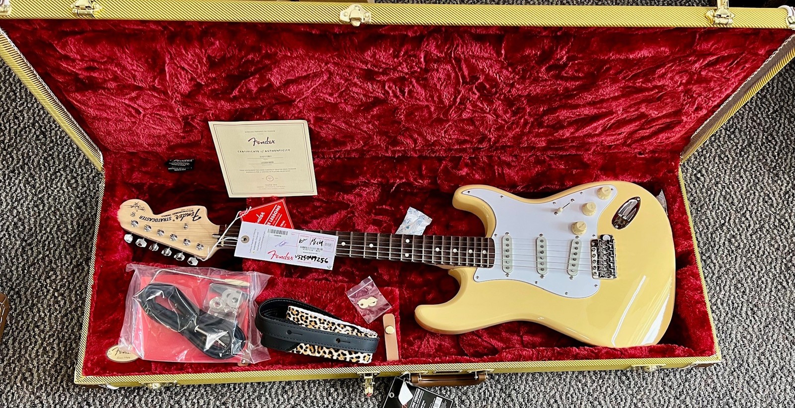Fender Yngwie Malmsteen Stratocaster White Electric Guitar, Scalloped board