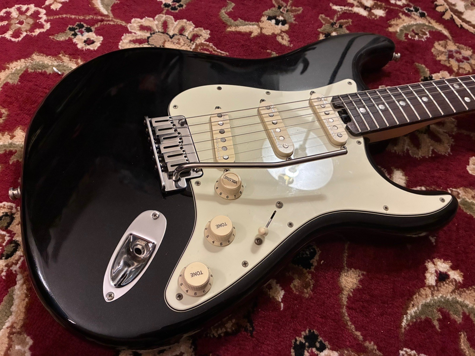 Fender American Elite Stratocaster 2016 – Mystic Black w/ OHSC