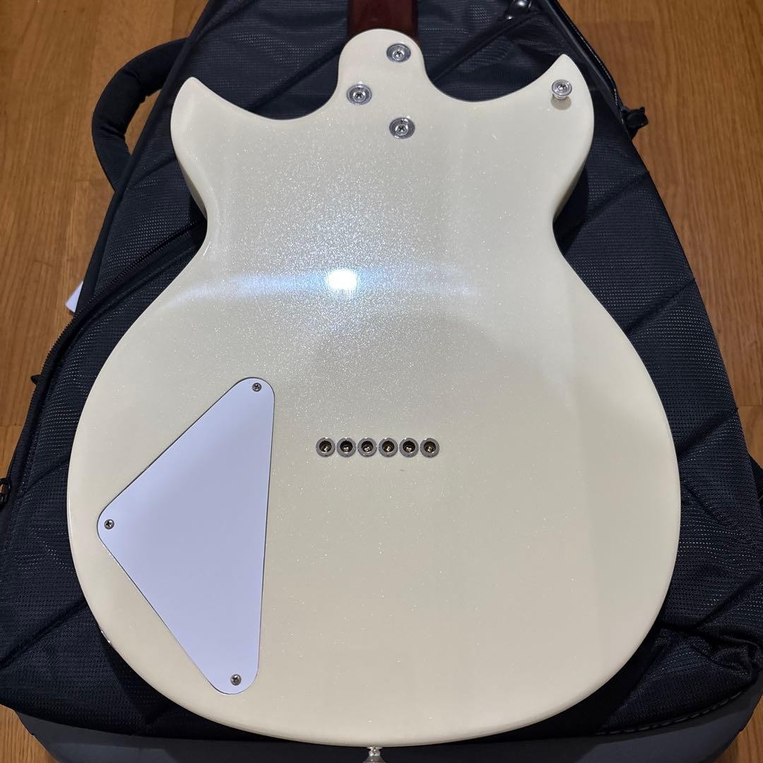 Harmony Rebel Pearl White