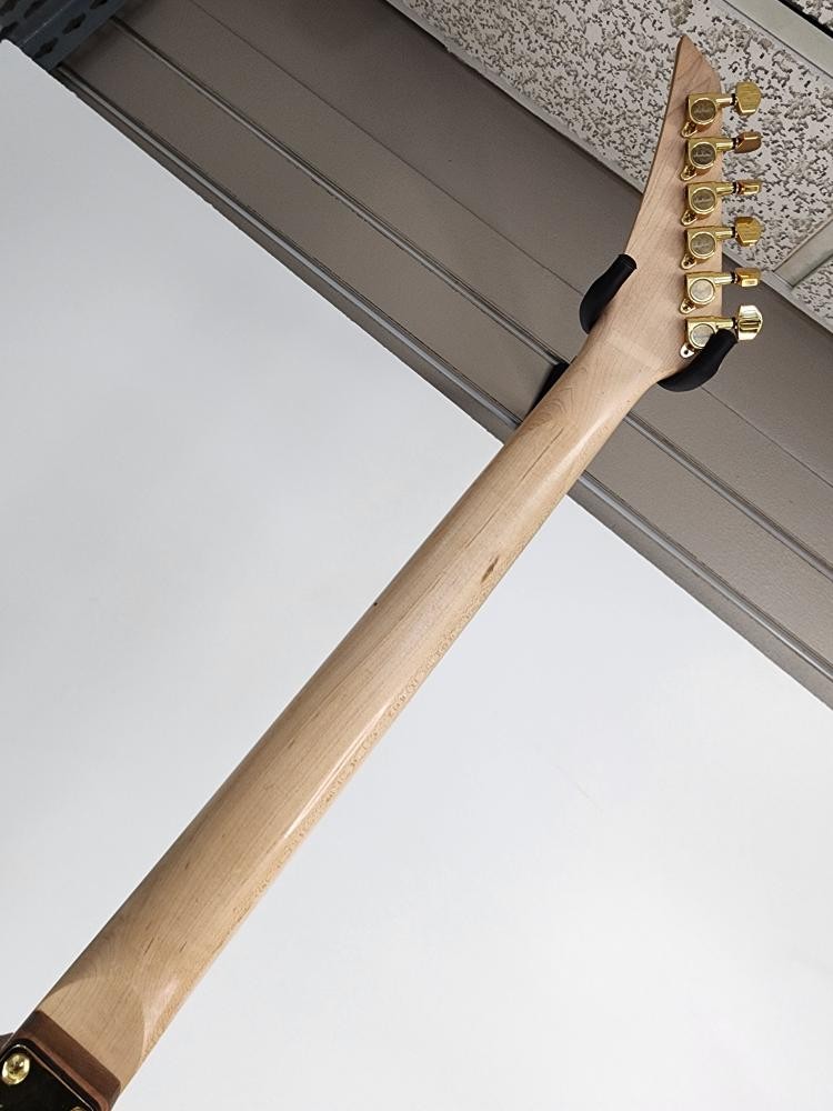 Jackson JS Series Rhoads JS32T FSR Flying V, Natural Oil Electric Gu (P24033528)