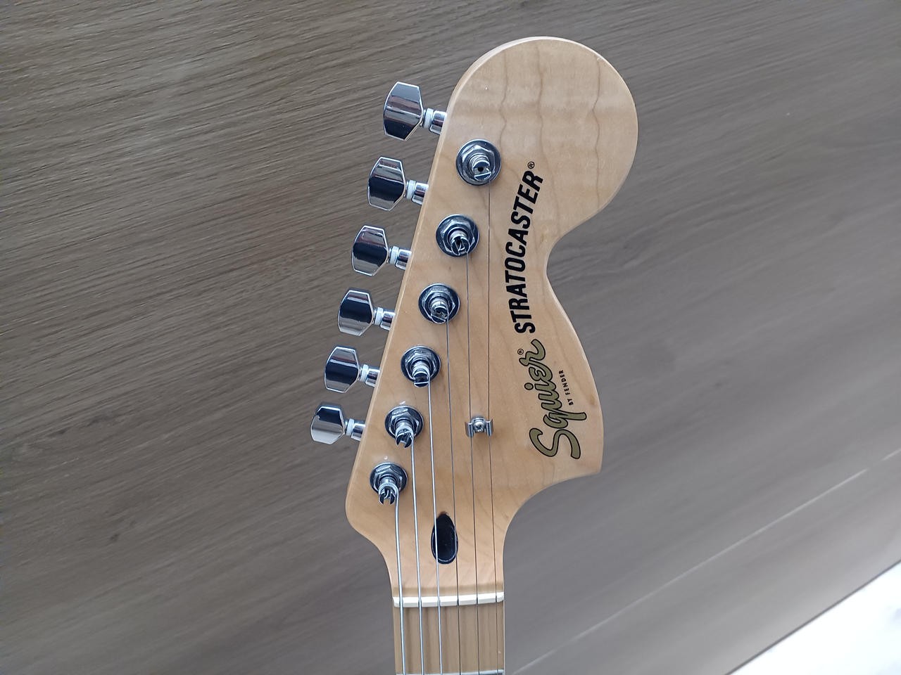 SQUIER AFF STRAT MN WPG Electric Guitar Stratocaster Type