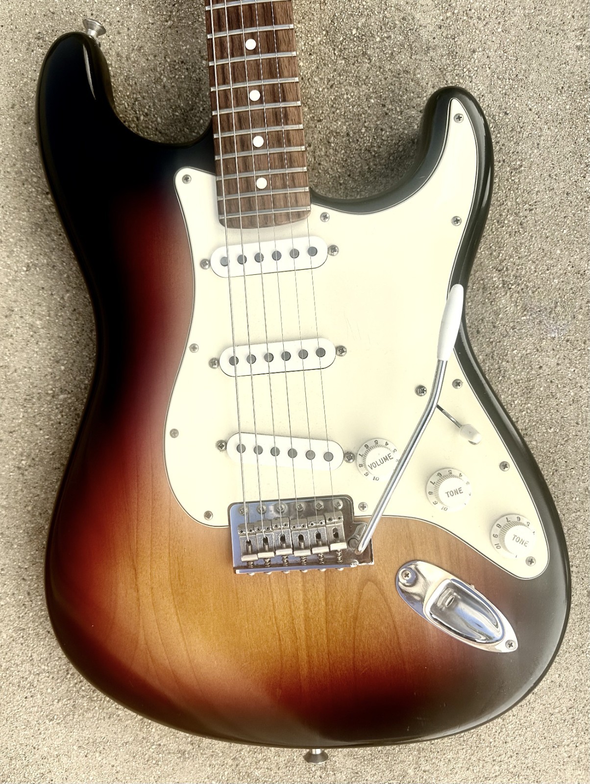 2006 Fender Highway One USA Stratocaster Nitro Sunburst Rosewood Fretboard SSS