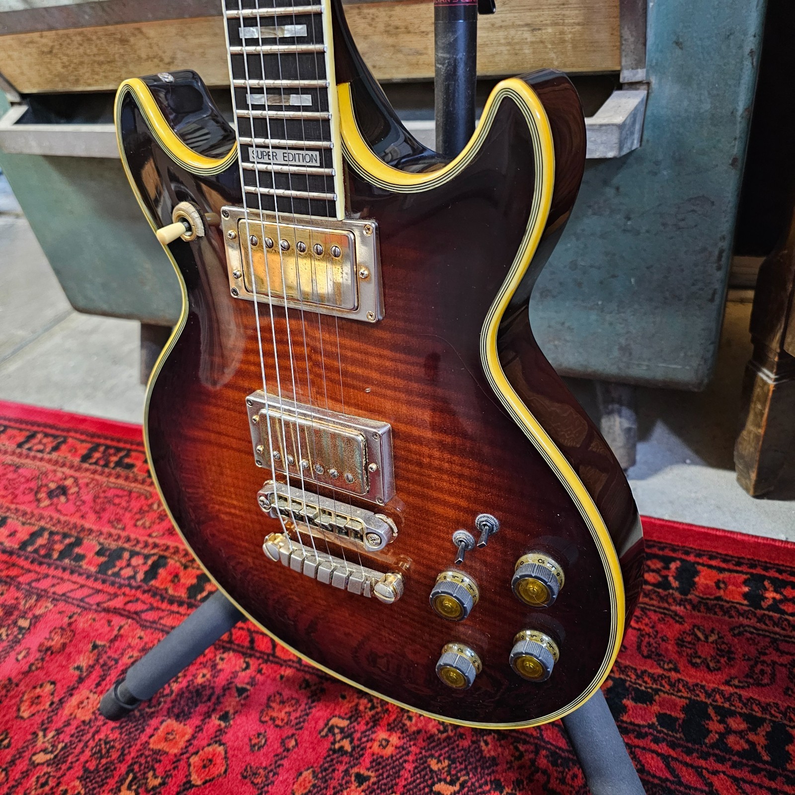 1986 Ibanez AR 300 Super Edition Antique violin