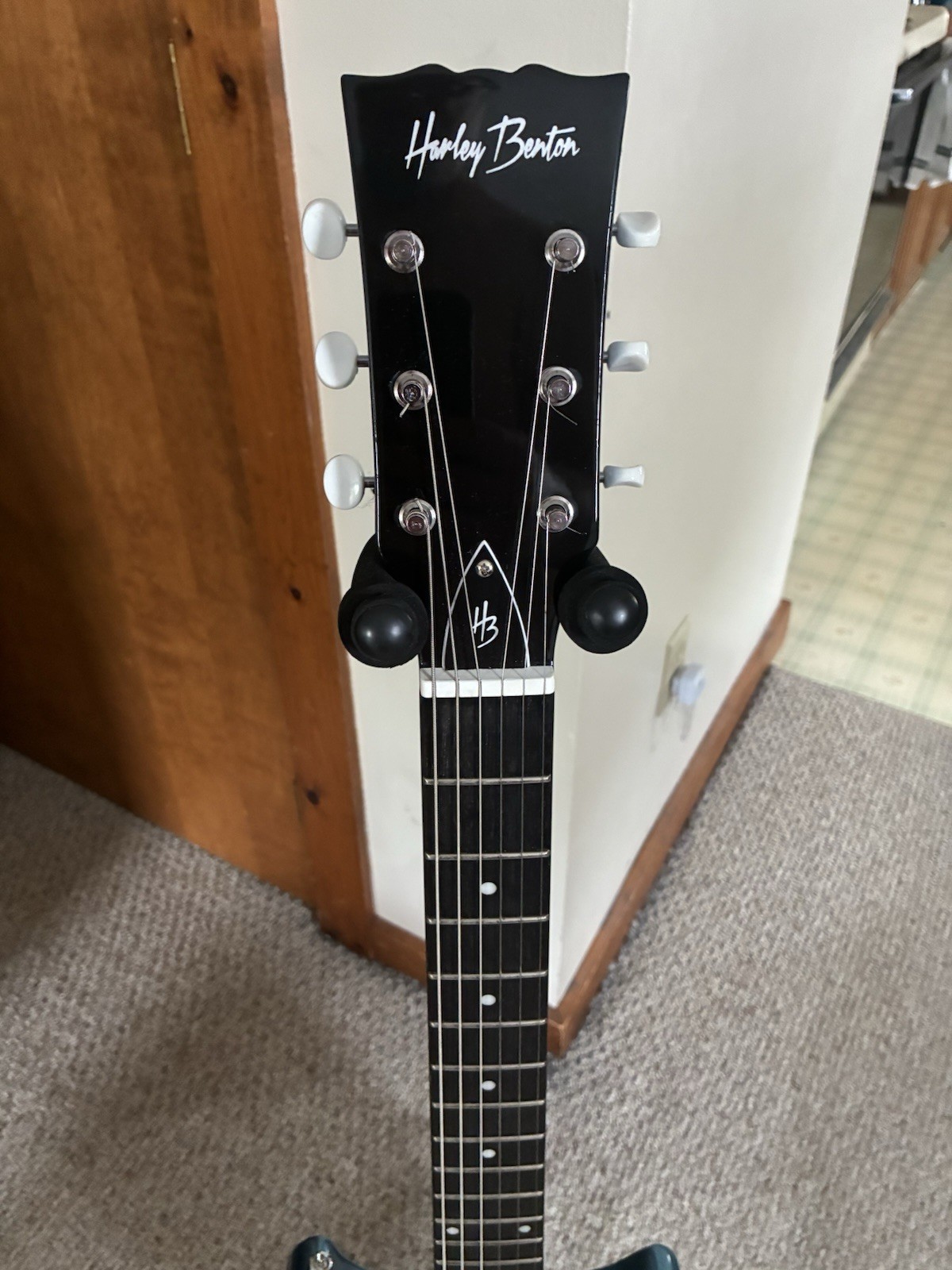 Harley Benton DC-Junior Solid Body 6-String Right-Handed w/ Gig Bag Pelham Blue