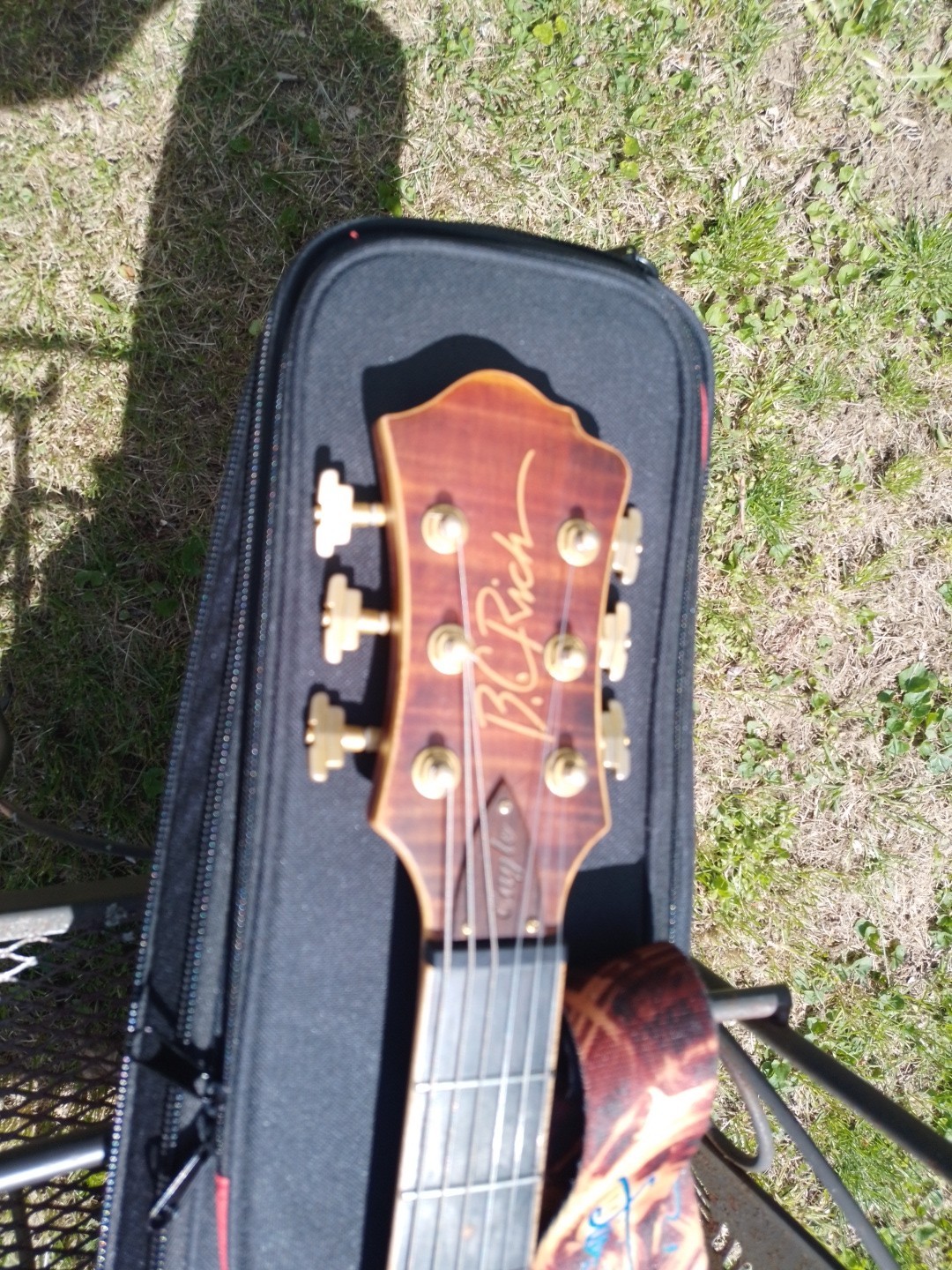 BC RICH Eagle Archtop Deluxe Antique Violin Bag Extras Hendrix EMG Player 🎸