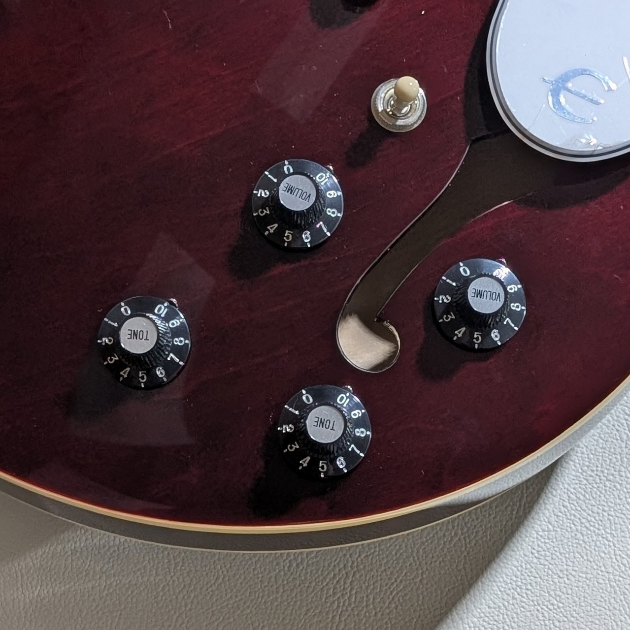 Epiphone Noel Gallagher Riviera -Dark Wine Red- #26021510842 3.99kg #GG3iq