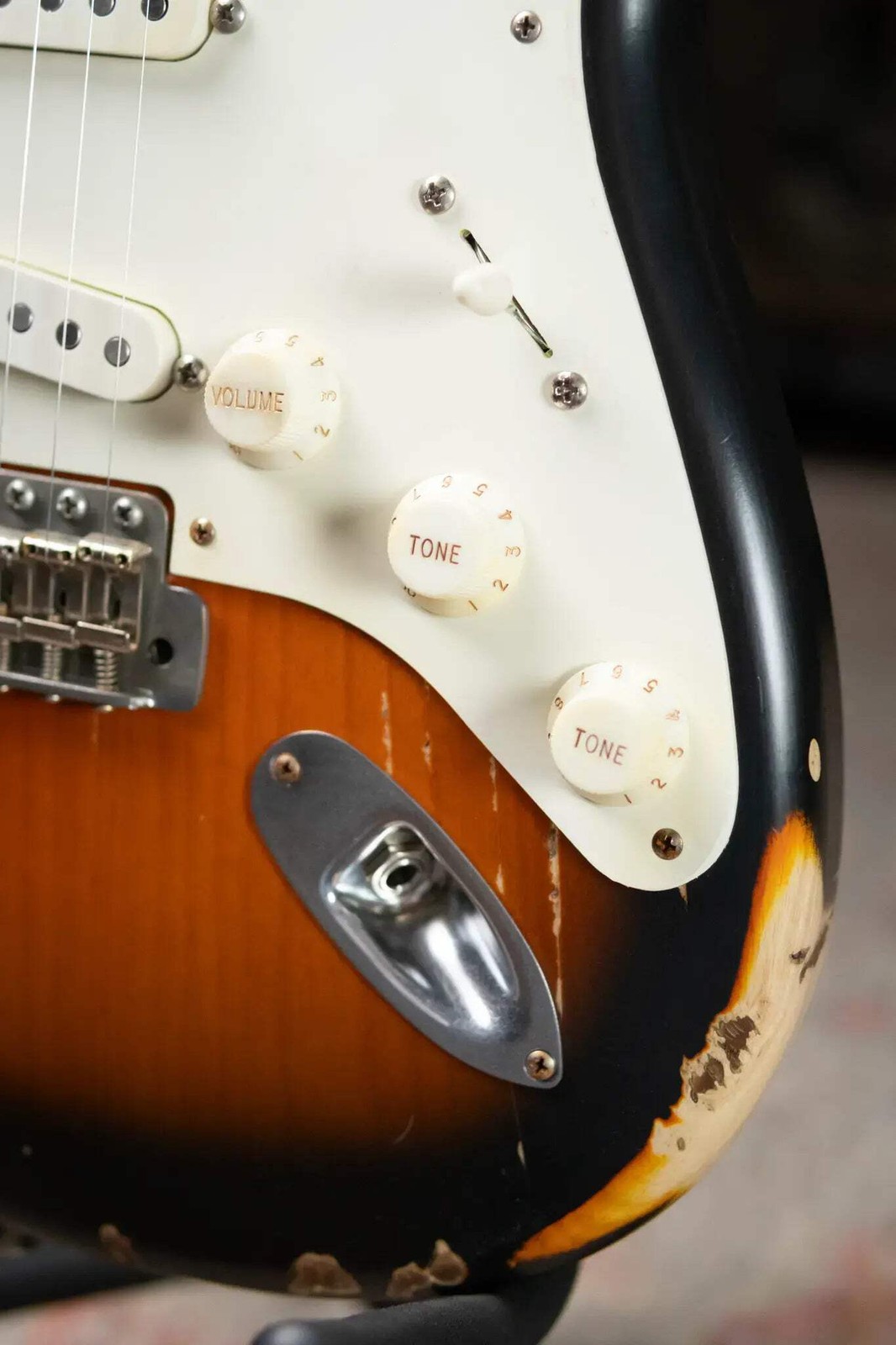 Nash S-57 Electric Guitar – 2-Tone Sunburst with Hardshell Case