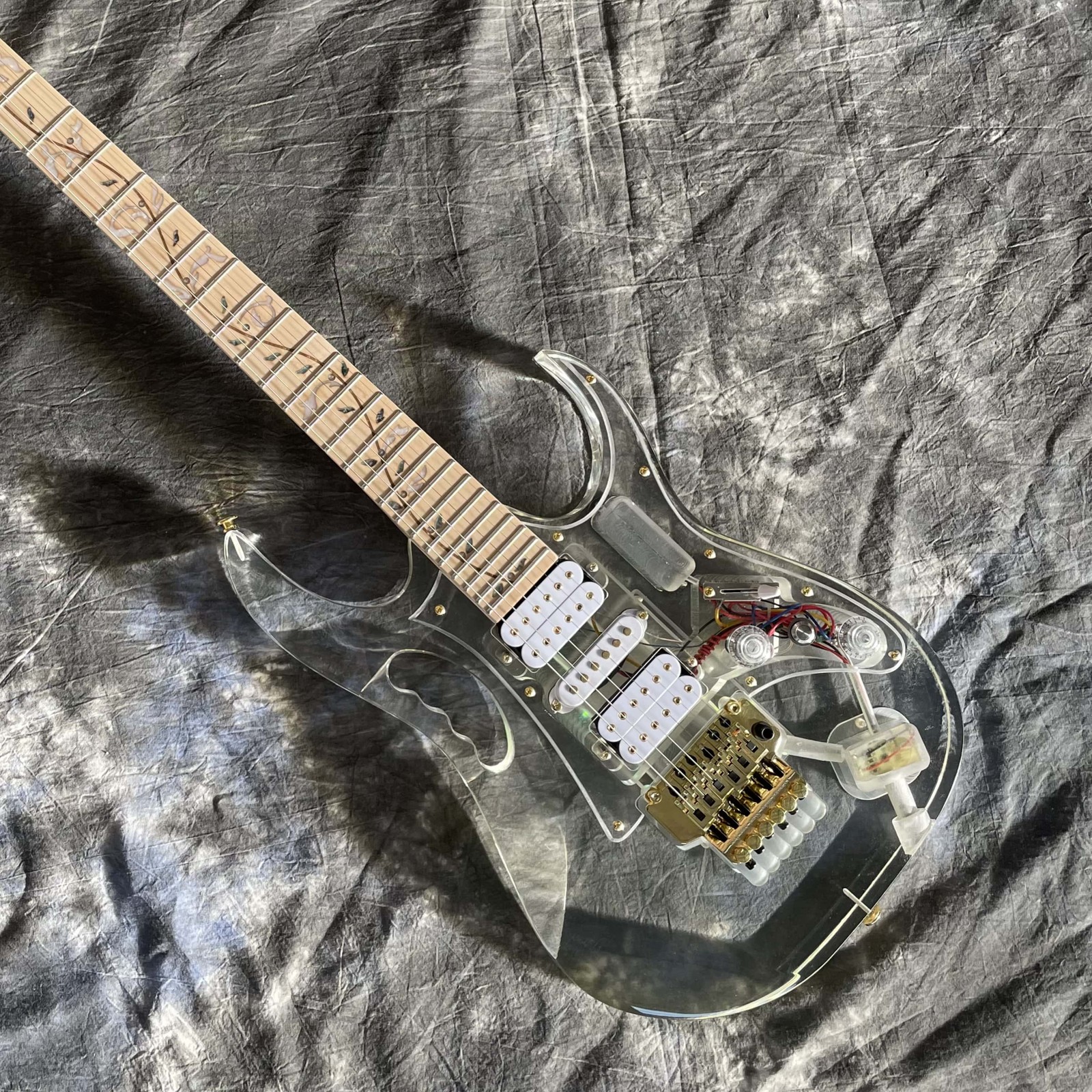 Acrylic Transparent LED Electric Guitar with Maple Neck24 Rounded Fret Edge