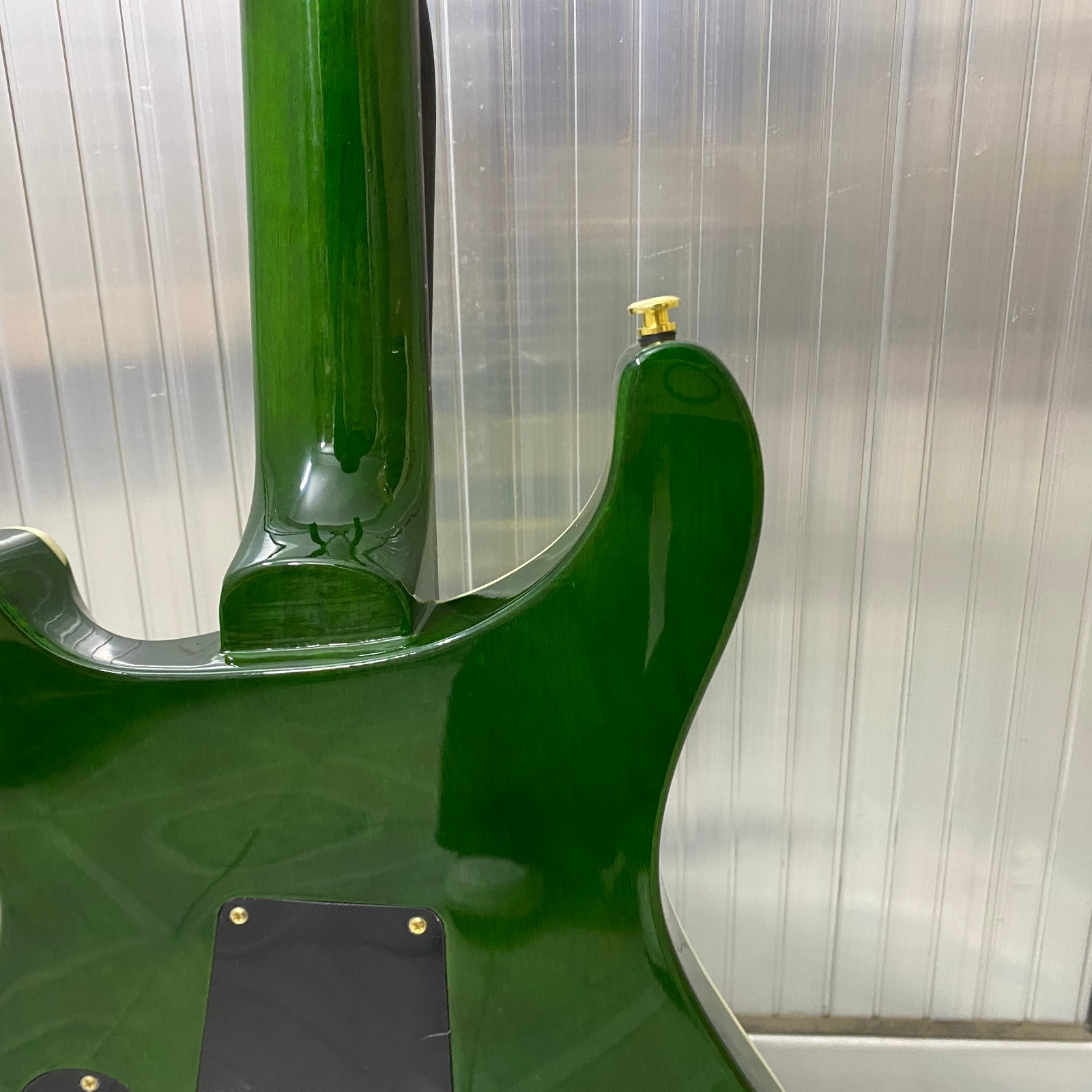 6-string, green PRS electric guitar, gold hardware, mahogany body, fast shipping