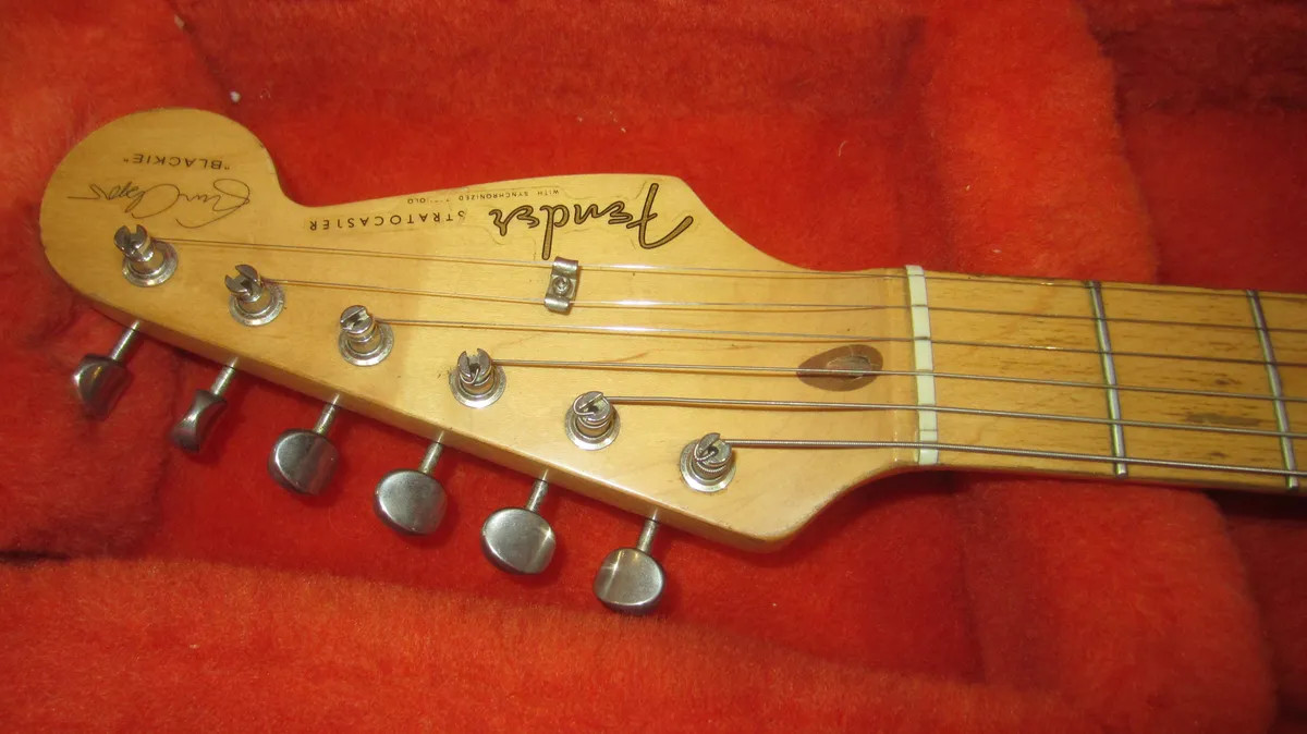 Pre Owned 1989 Fender Eric Clapton Signature Stratocaster Black W/ Original Case