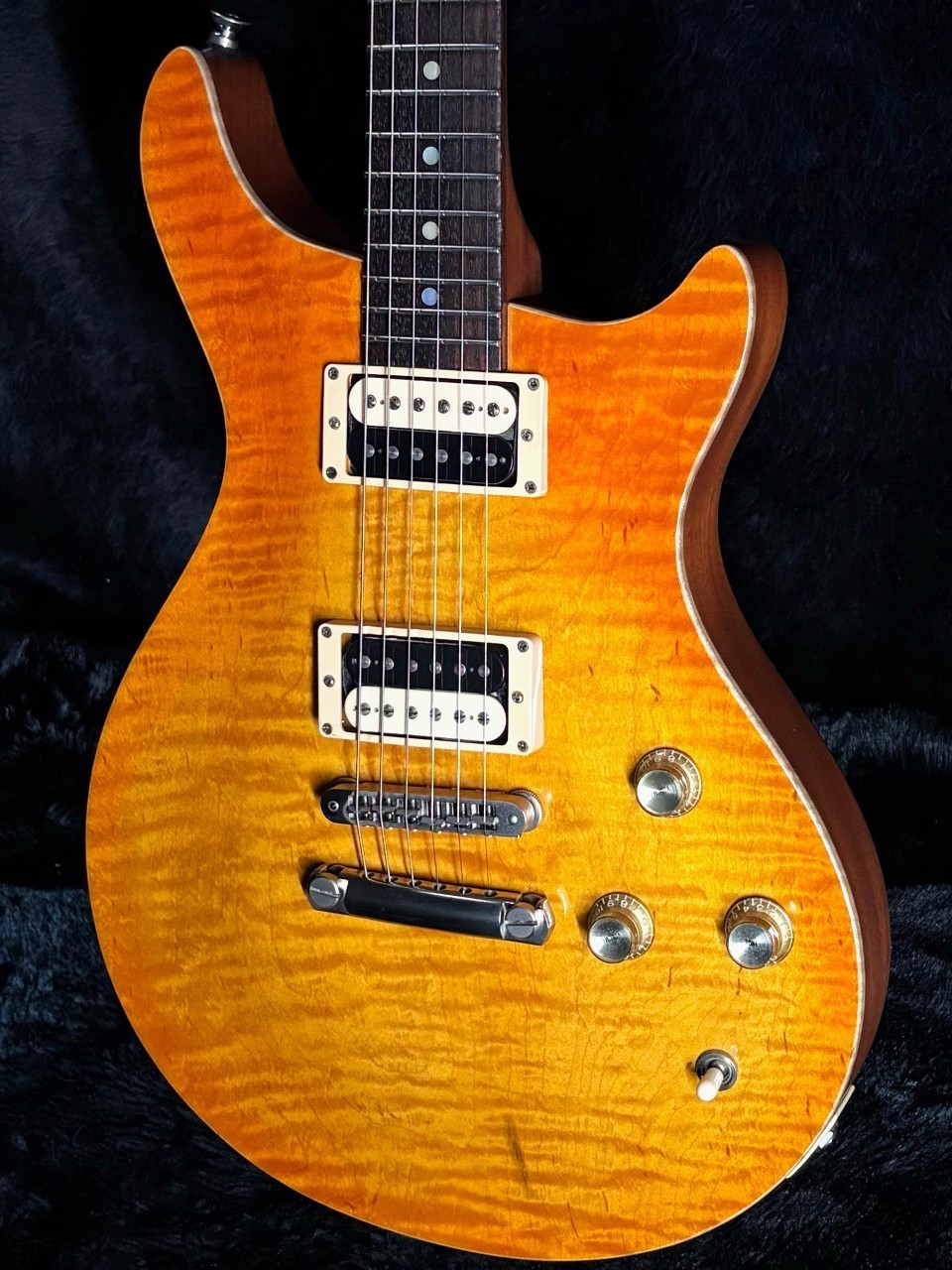 B3 Fire Fmt -Honey Burst- 2008Used 1P Top Back 3.95Kg High End Floor Safe delive