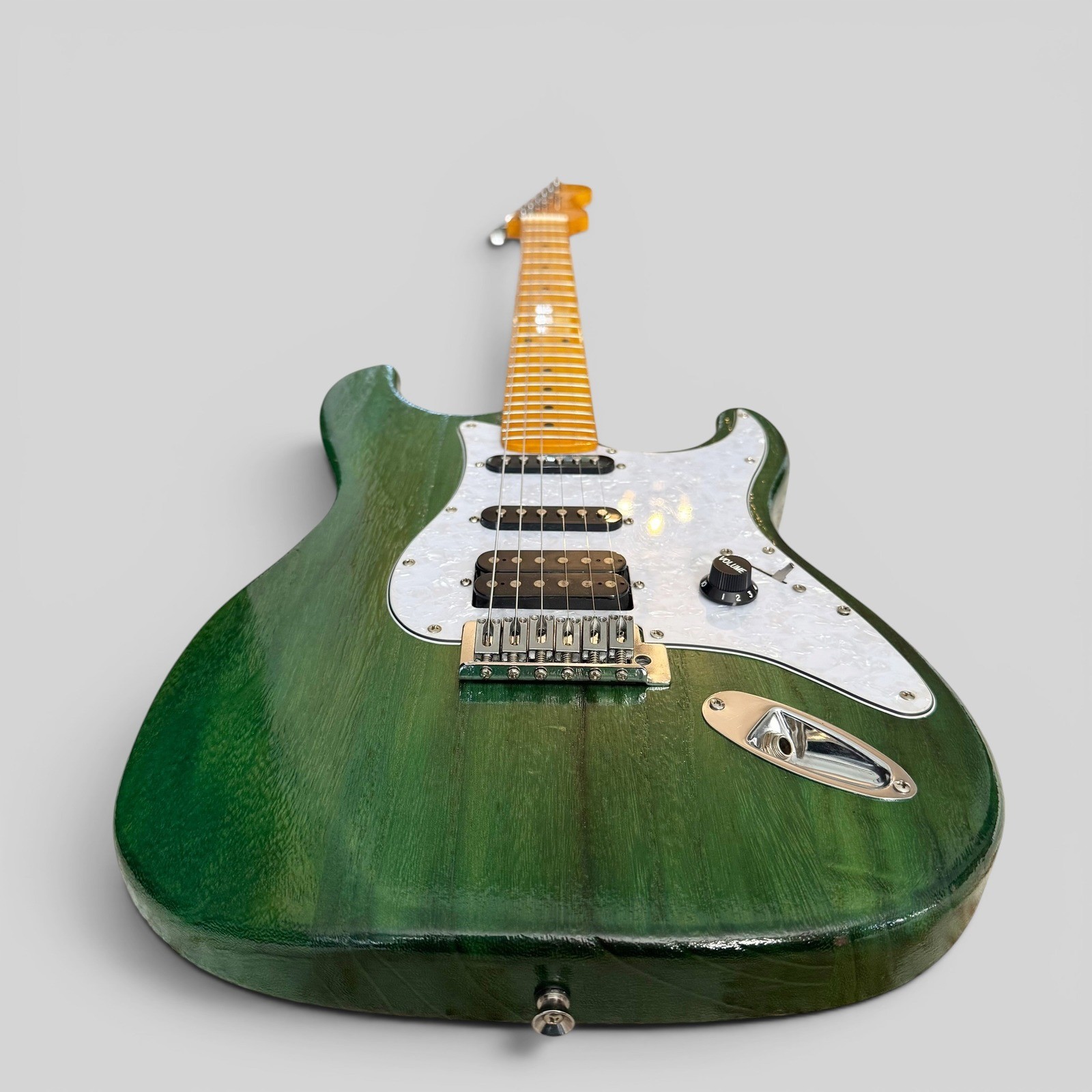 Custom HSS Strat Style Electric Guitar Green Maple Neck Hard Case Tested