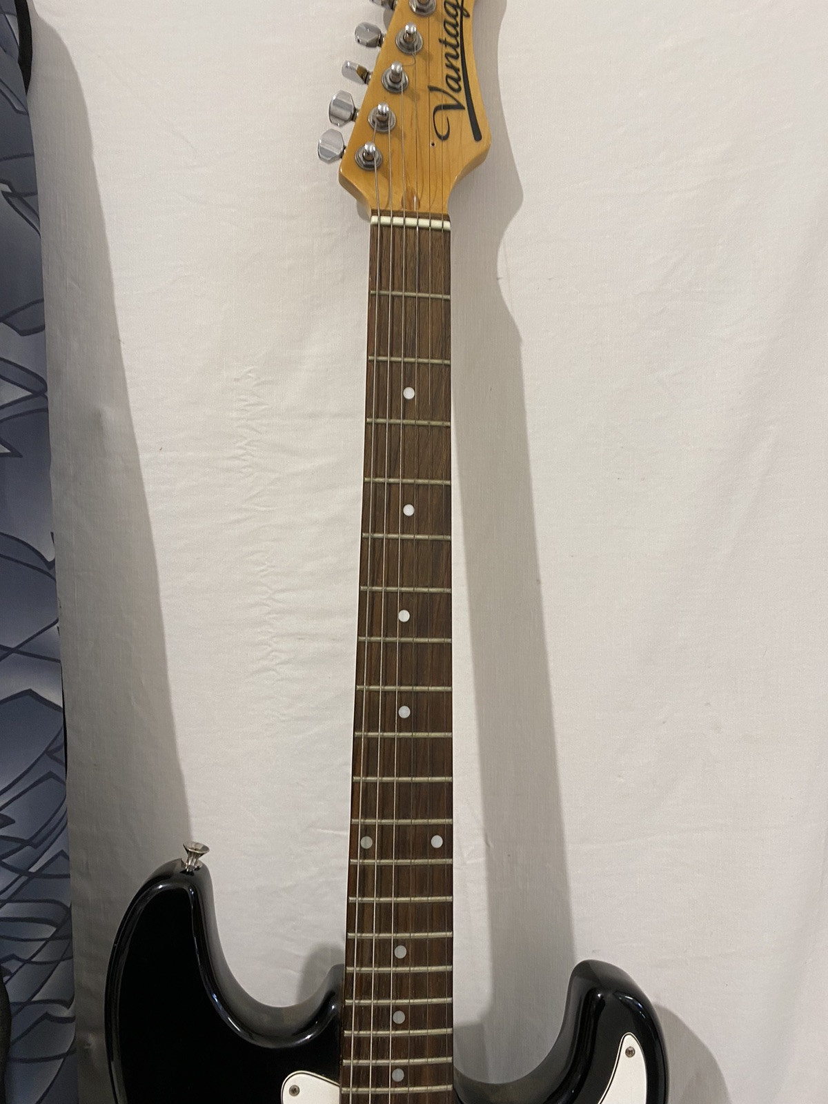 Vantage Electric Guitar Black And White With Case Model VIE – II D/BK