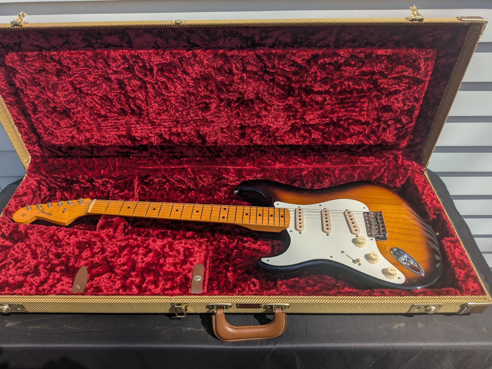 Fender American Vintage II 1957 2-color Sunburst Left Handed Strat with Case