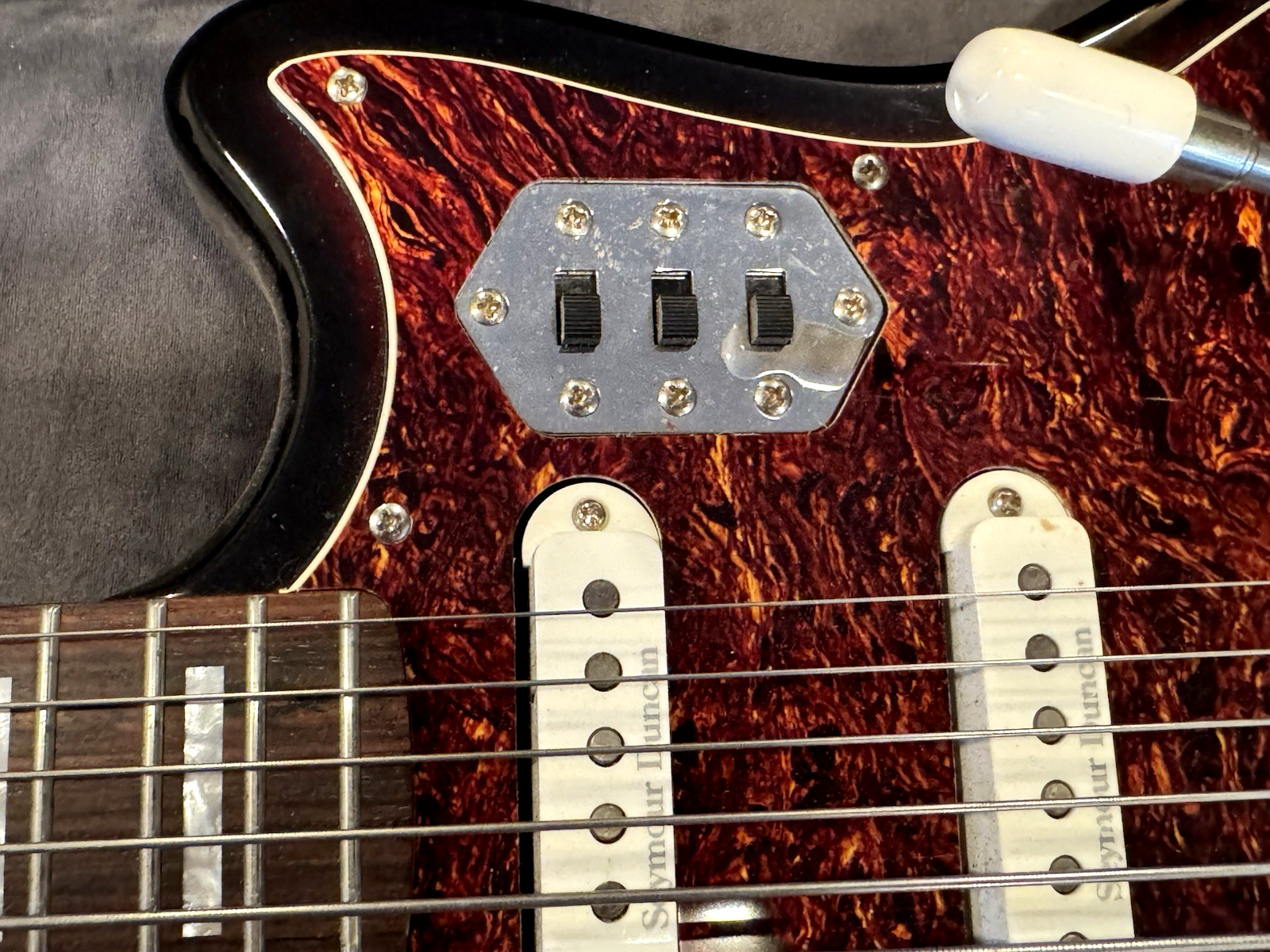 Schecter Guitar Research Hellcat VI Extended-Range Guitar 3-Tone Sunburst