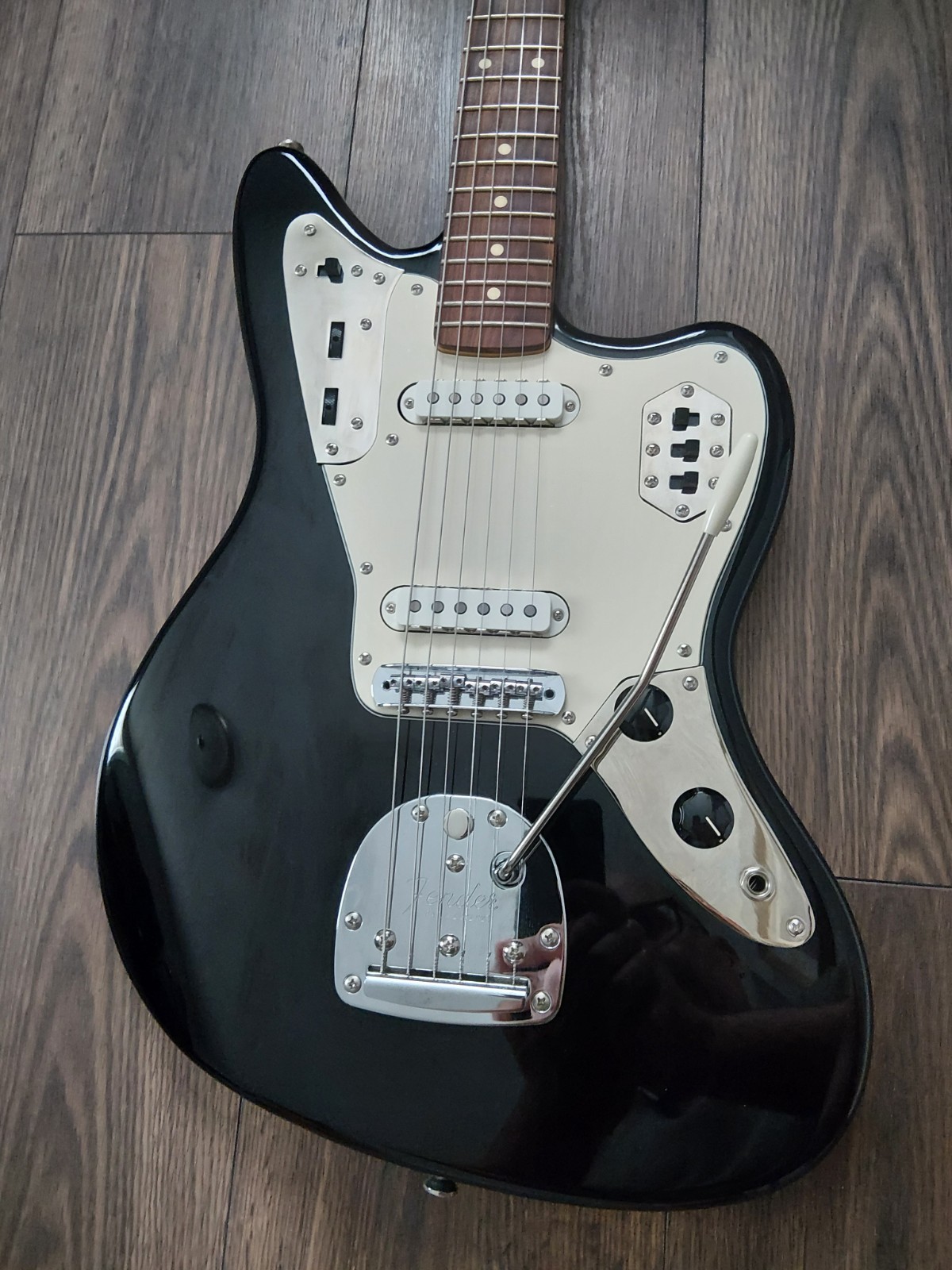 Fender Jaguar – Vintage Style With Pau Ferro Neck – Made In Mexio