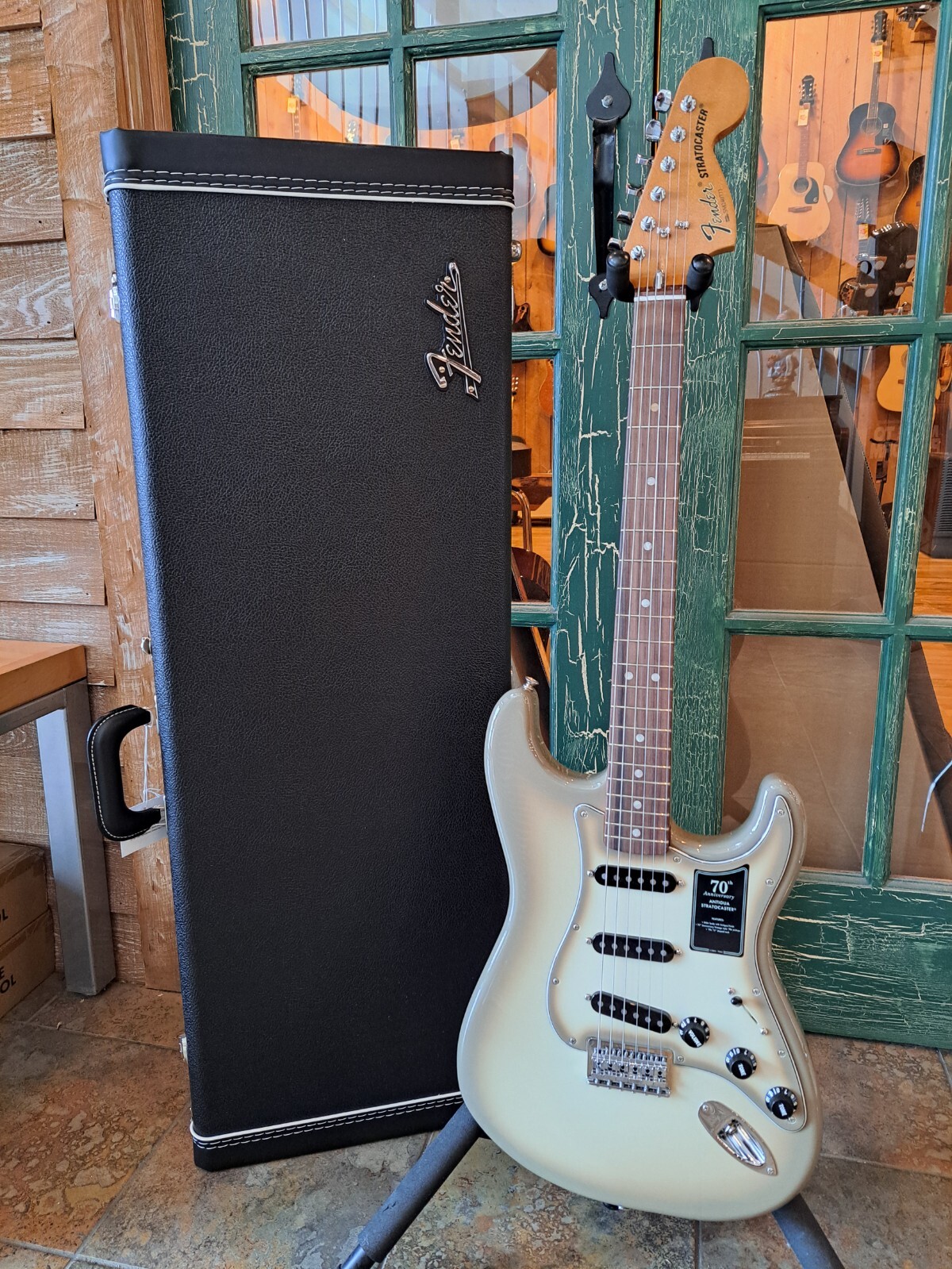 2024 Fender 70th Anniversary Vintera II Antigua Stratocaster w/ Fender Case