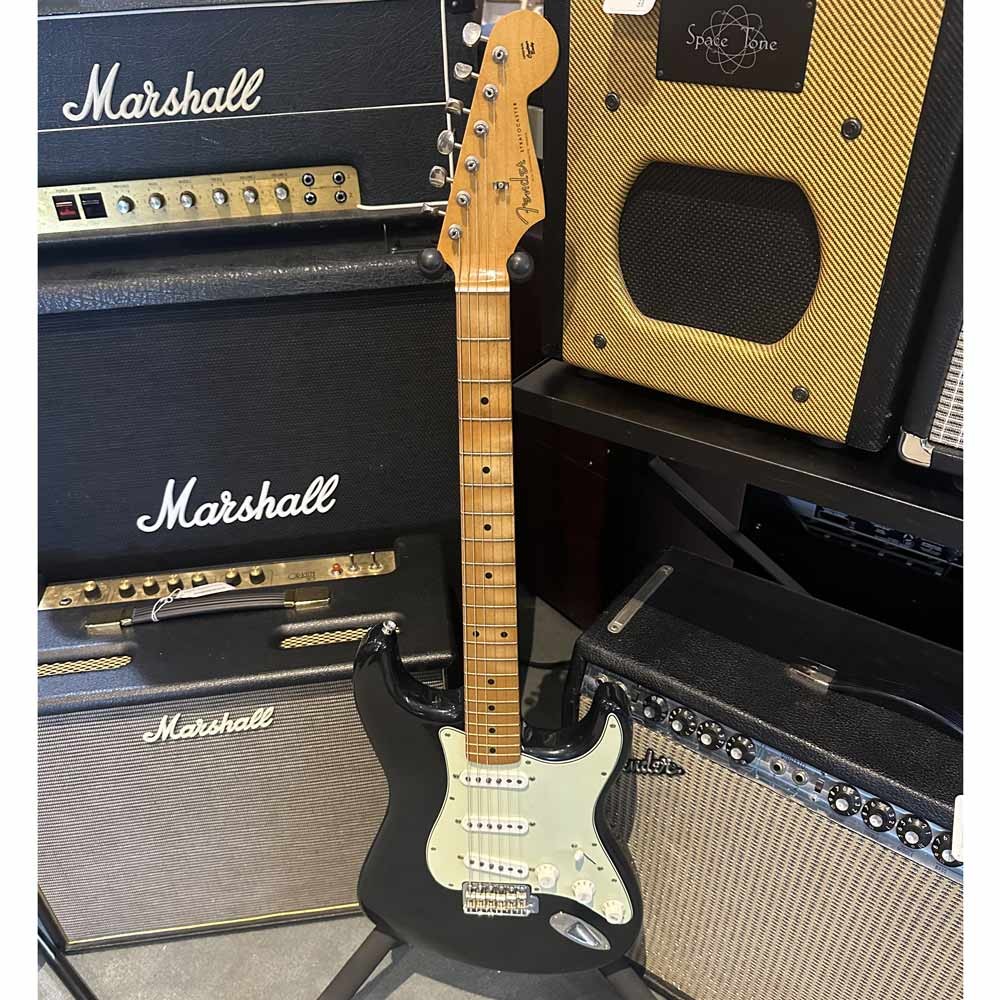 Fender Limited Edition Vintera II Road Worn 60s Stratocaster w/ Case (Pre-Owned)