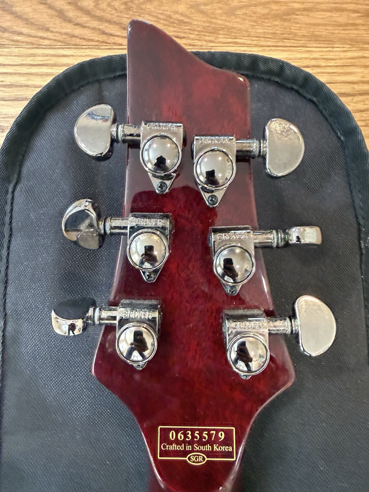 Schecter Diamond Series Hellraiser 6-String Red Solid Body w/ Gig Bag Strap