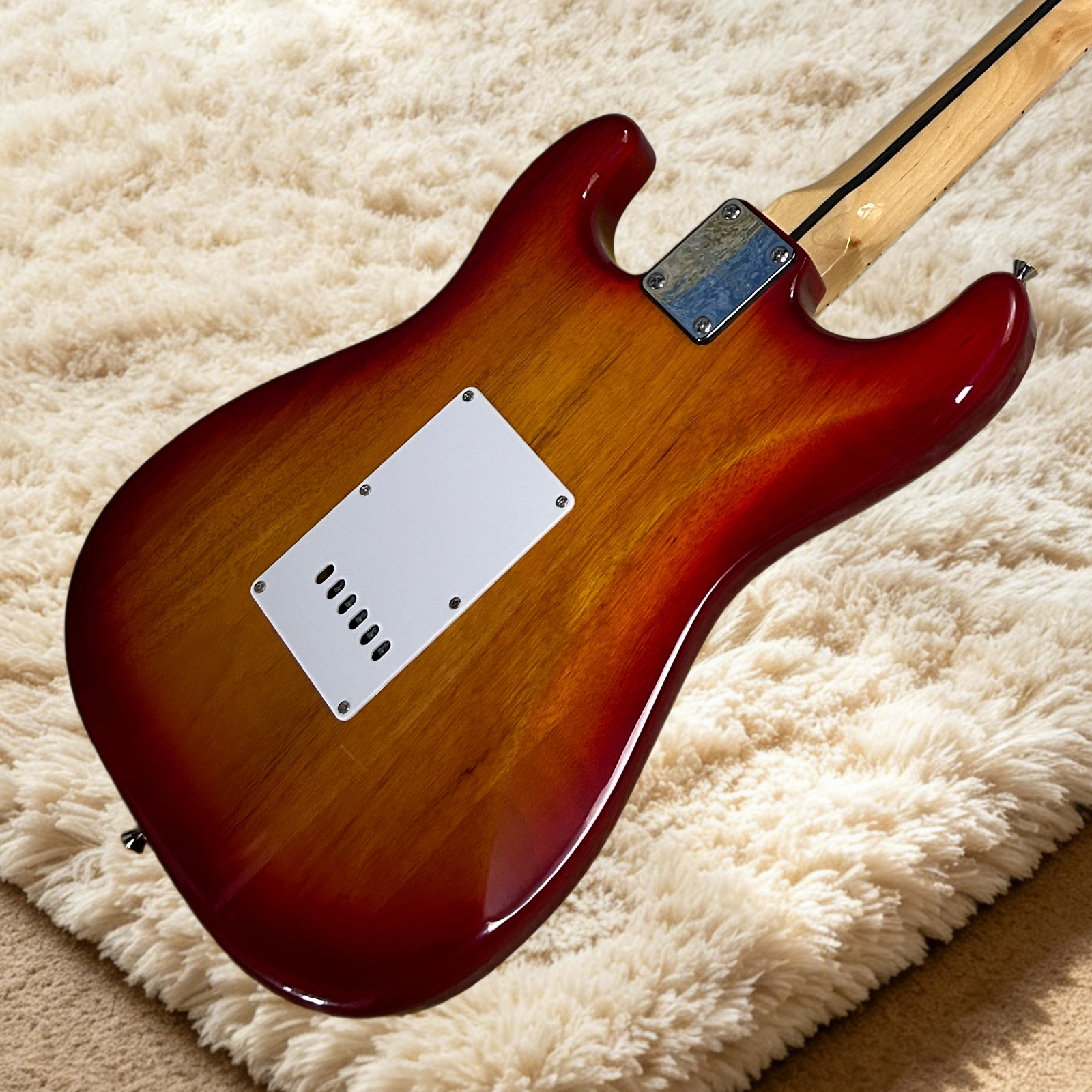 ST Electric Guitar Mahogany Body Cherry Sunburst Color Maple Fretboard 22 Frets