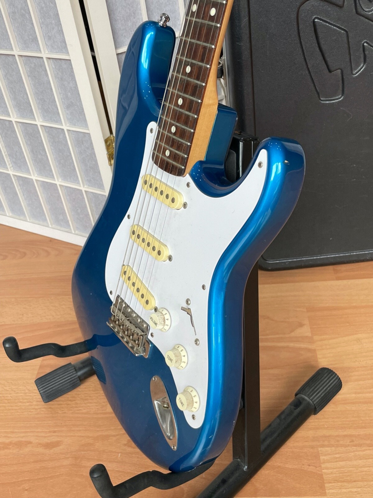 FENDER Stratocaster Japan E-Guitar I021928 Approx. 1989/1990 I Series Blue Case
