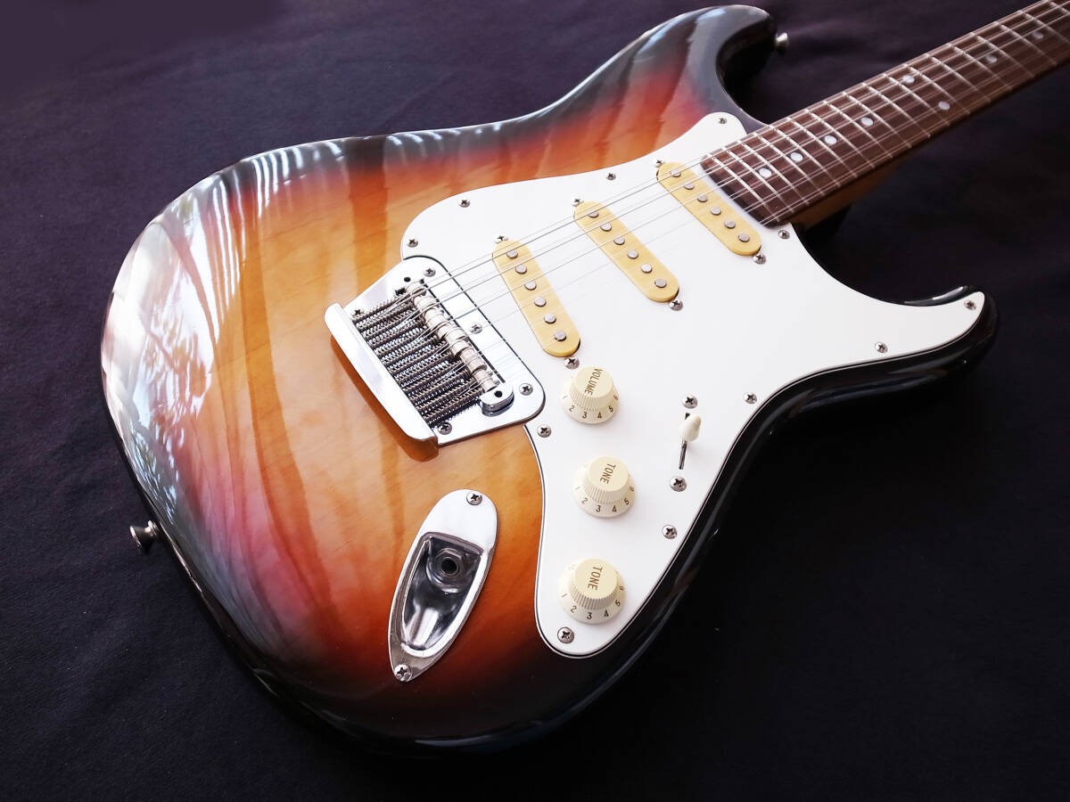 Electric Guitar Fender Stratocaster ST-XII 12 Strings Sunburst Made in Japan