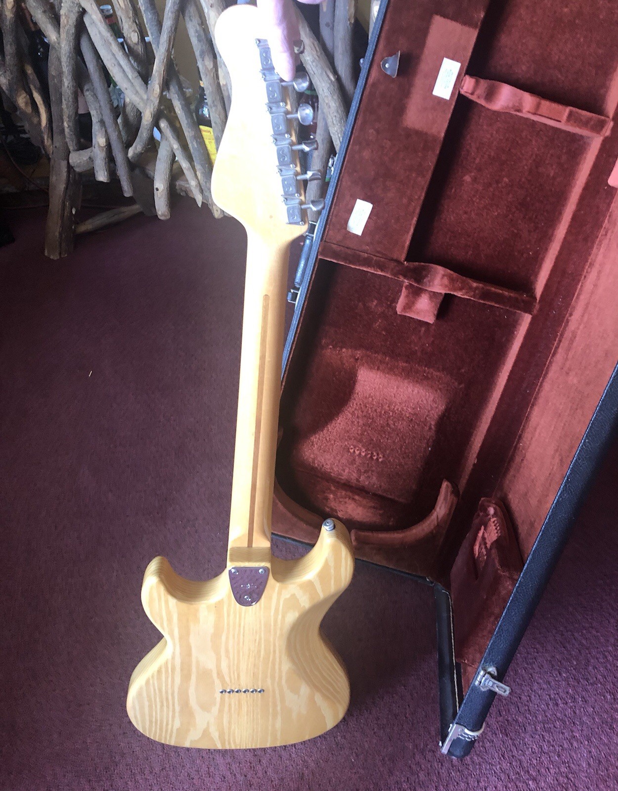 G&L F-100 Series II Electric Guitar – Classic Leo Fender Design 1981