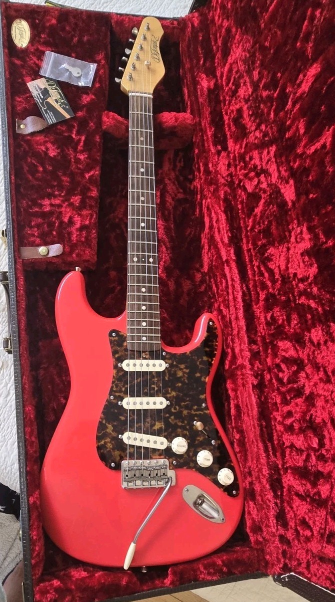 DeTemple Spirit Series ’56 Stratocaster Electric Guitar 2011 Fiesta Red W/ Case