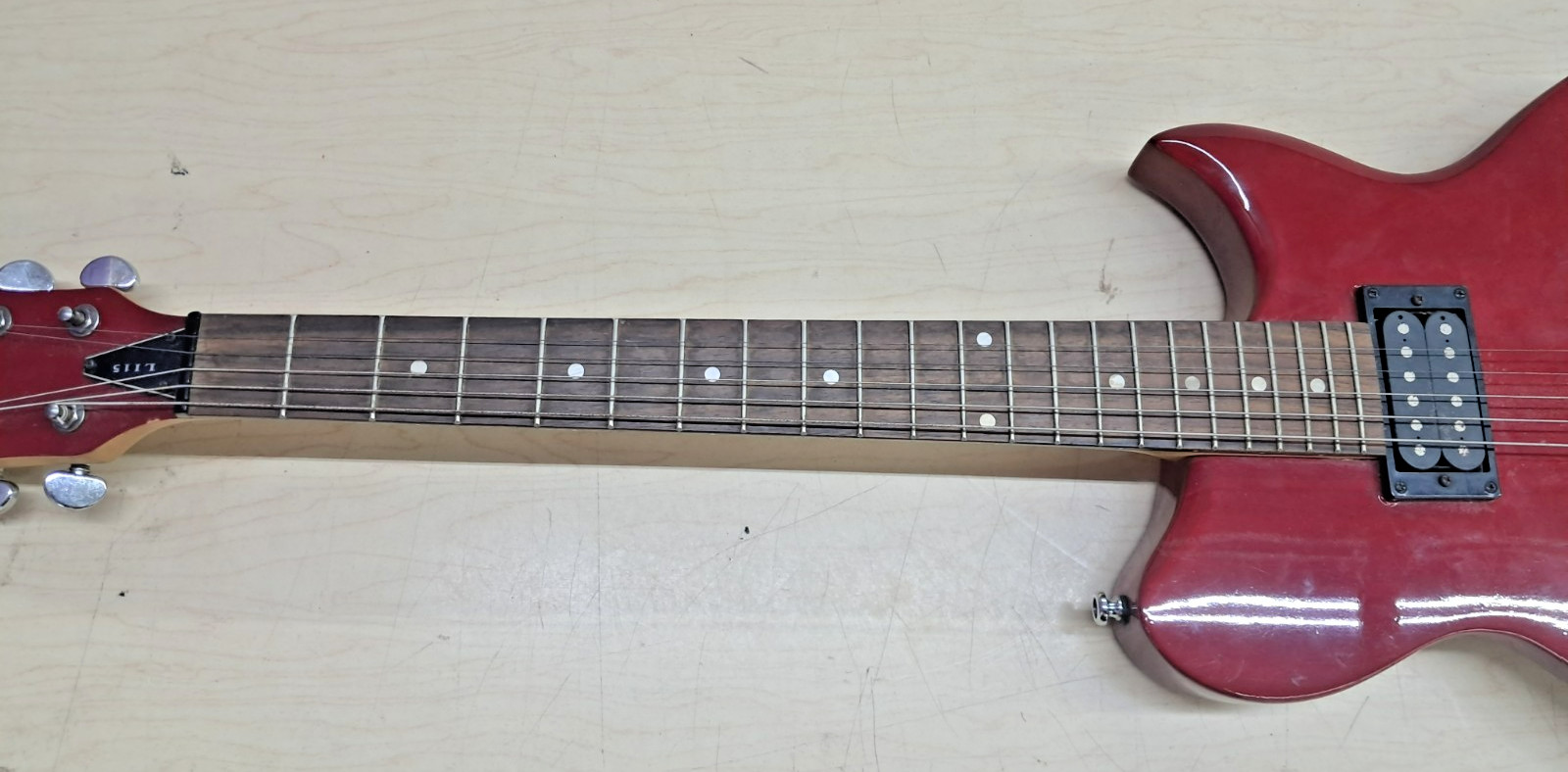 Lyon by Washburn L115 6-String Electric Guitar (COS DAM)