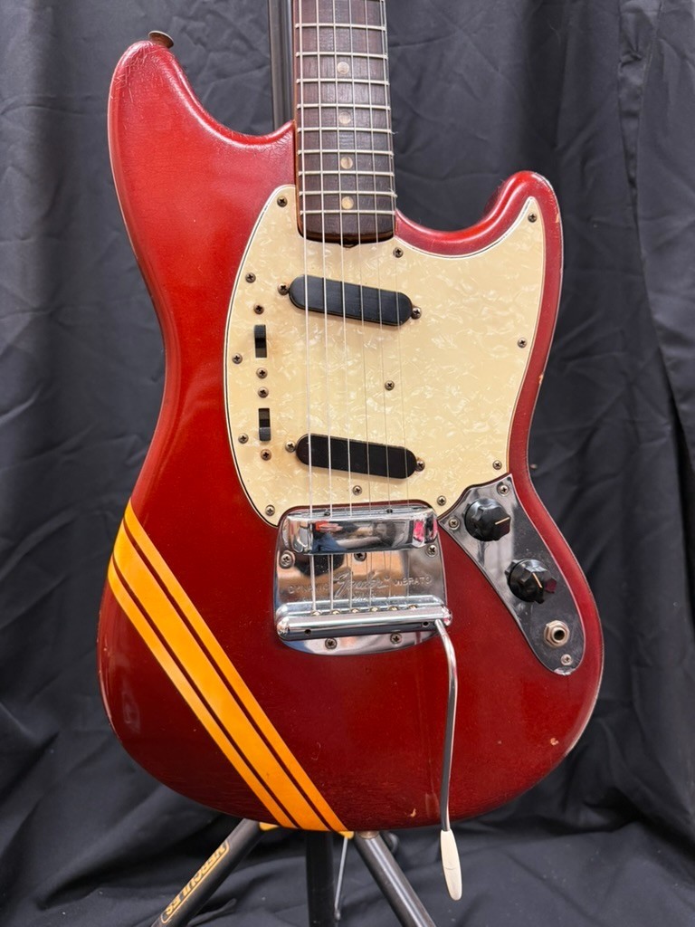 Fender 1968 Mustang Competition Red Matching Head