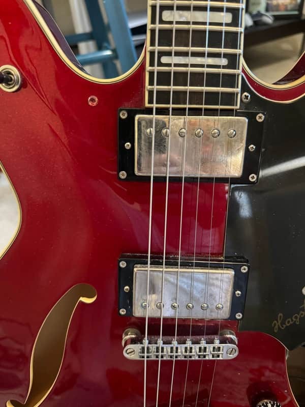 2009 Hagstrom Viking Deluxe, Red Sparkle w/Origanal Hard Case.