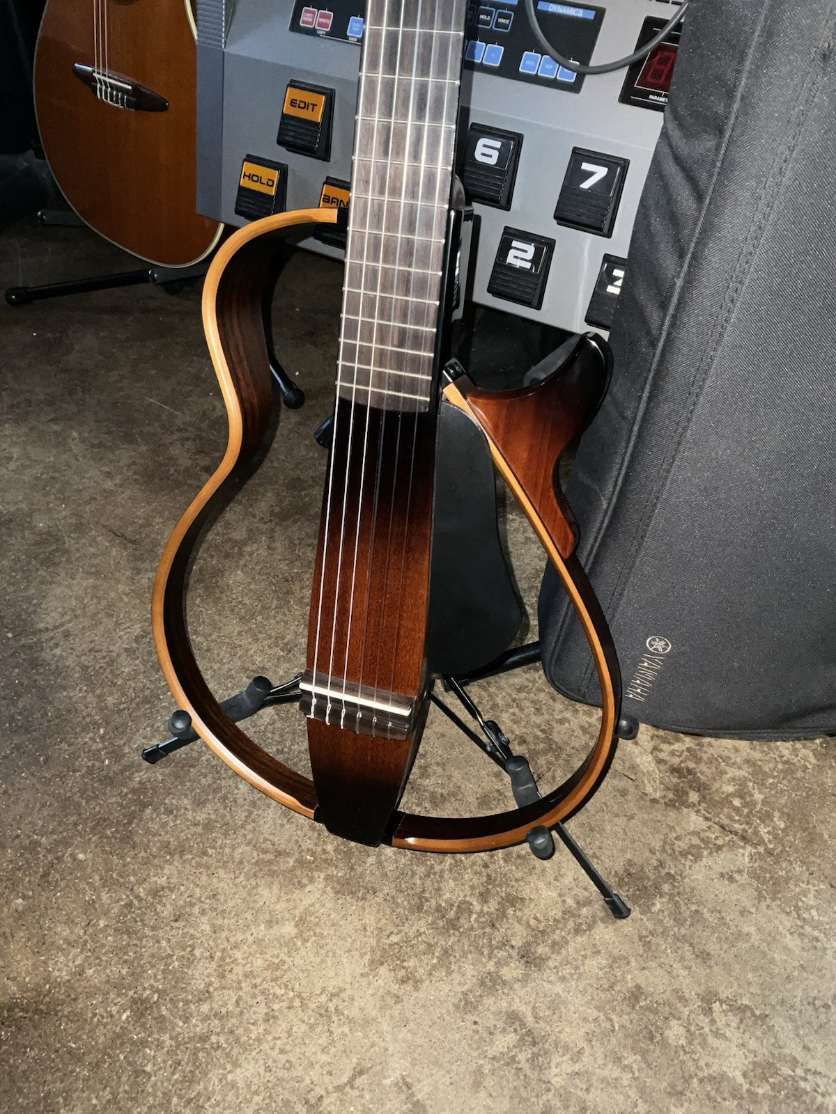 Yamaha SLG200N TBS classical silent guitar excellent condition /gig bag/phones
