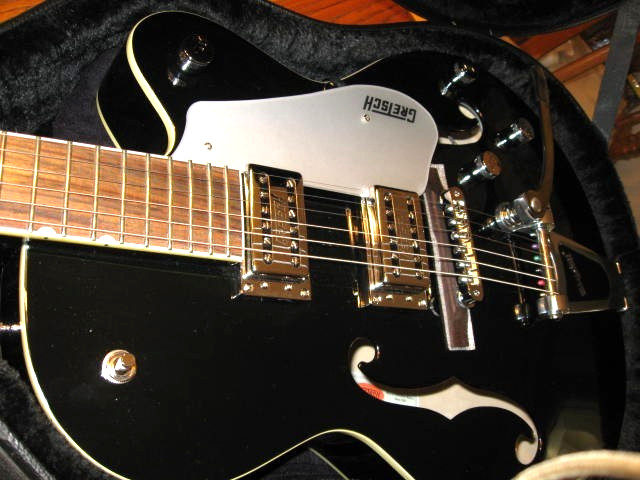 GRETSCH G5120 BLACK 2011 MINT W/BLACK HARDSHELL CASE #625-4