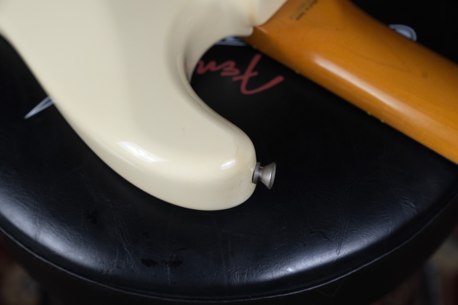 1999-2002 Fender Japan ST-62, ’62 Reissue Stratocaster, CIJ – Vintage White