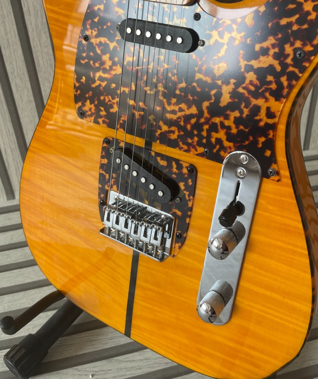 Amber Yellow Flame Maple Top Electric Guitar Leopard Pattern Pickguard Dual Red