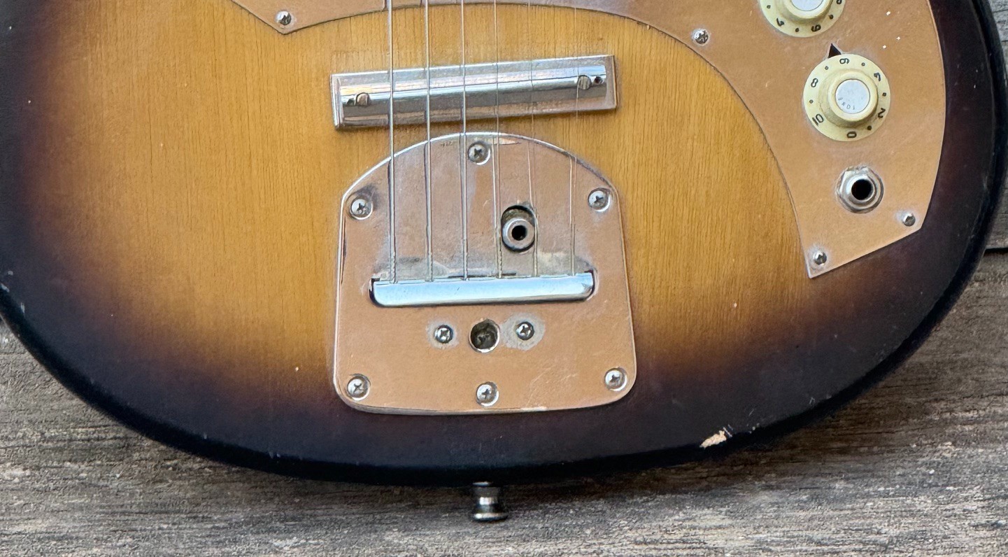 VINTAGE 1960’s Teisco/Kawai Guitar 2 GOLD FOIL PICKUPS working SOUNDS GREAT!