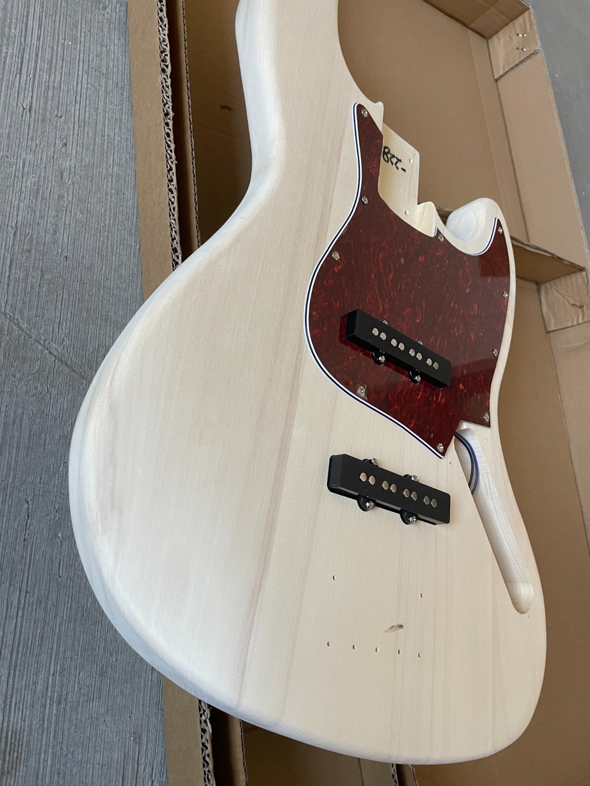 DIY JB Bass Guitar Kit Basswood Body Maple Neck Techwood Fingerboard 4-String