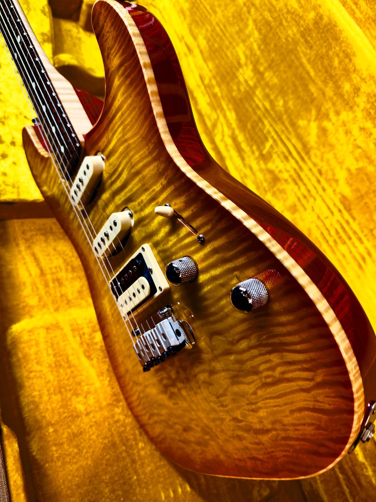 1995 Fender Custom Shop Carved Top Strat Aged Cherry Burst