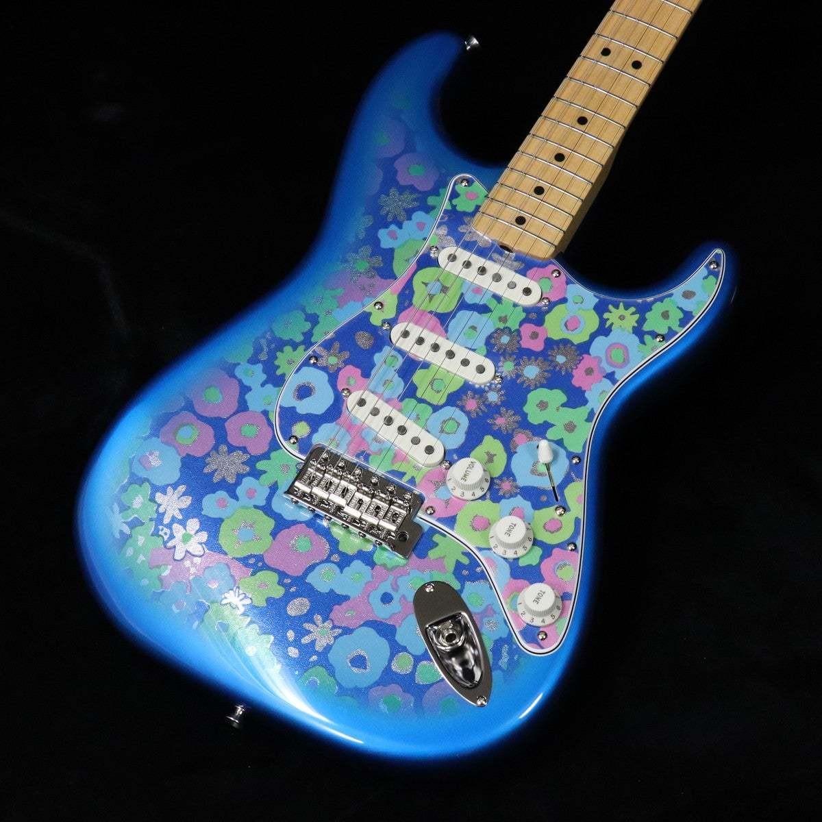 Fender Made in Japan Limited Stratocaster Maple FB Blue Flower JD26002141 3.39kg