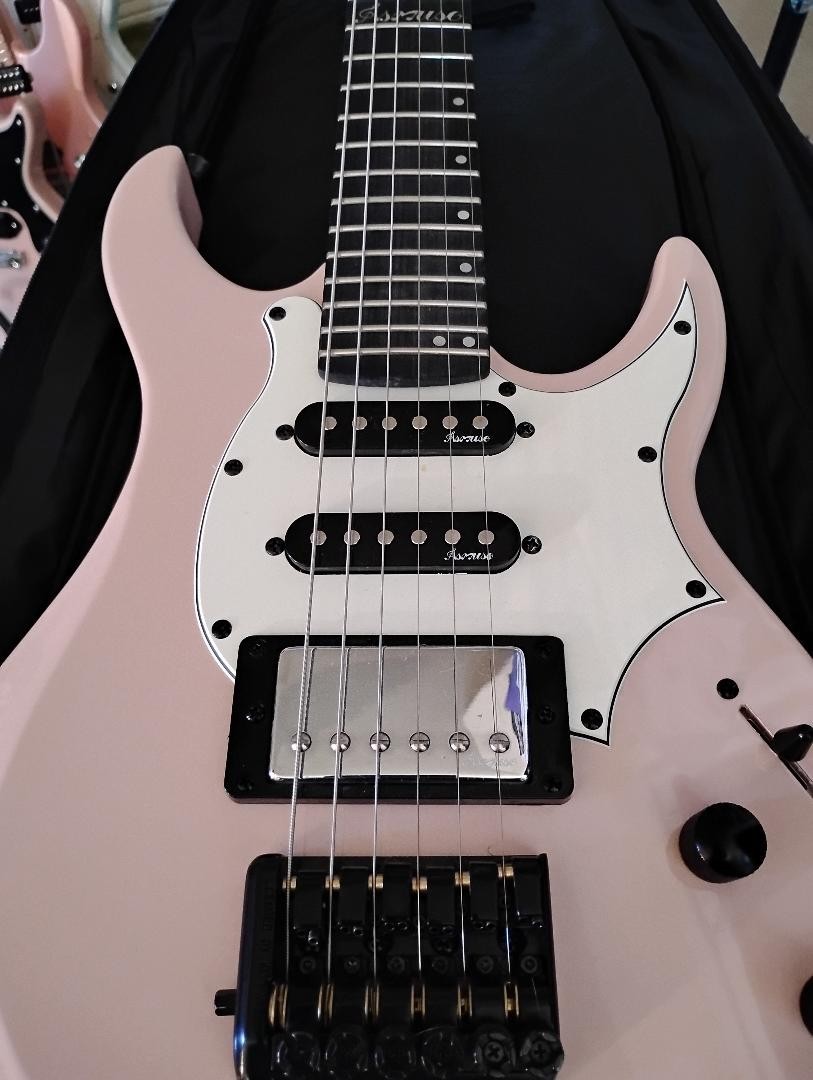 Headless Guitar. Full scale 24 fret neck. Maple Body & Neck