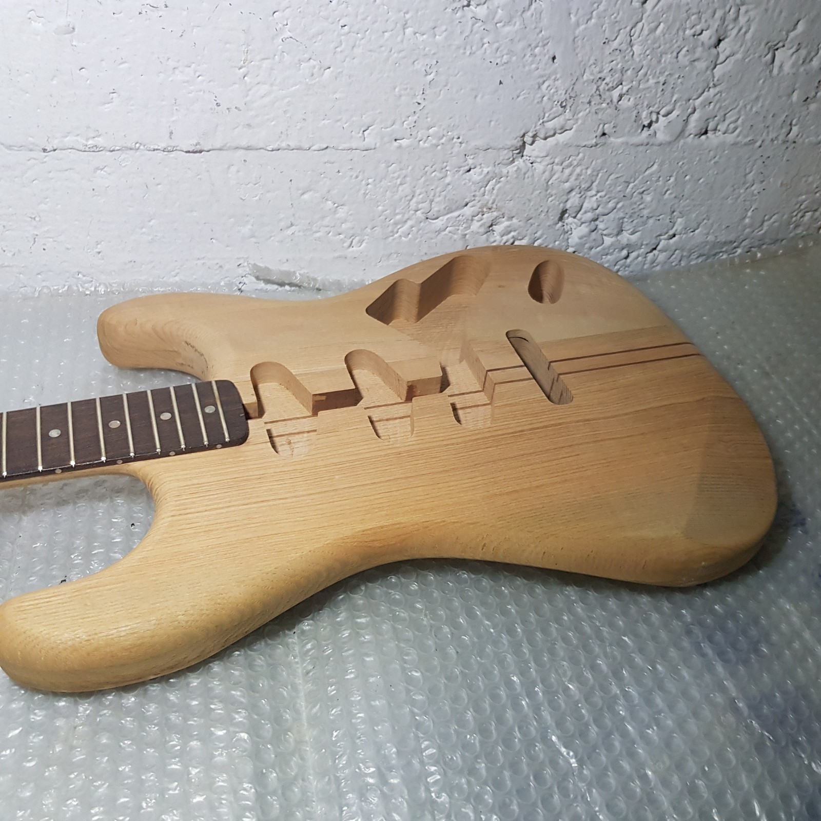 80’s NECK THROUGH SWAMP ASH BODY STR*T – made in GERMANY
